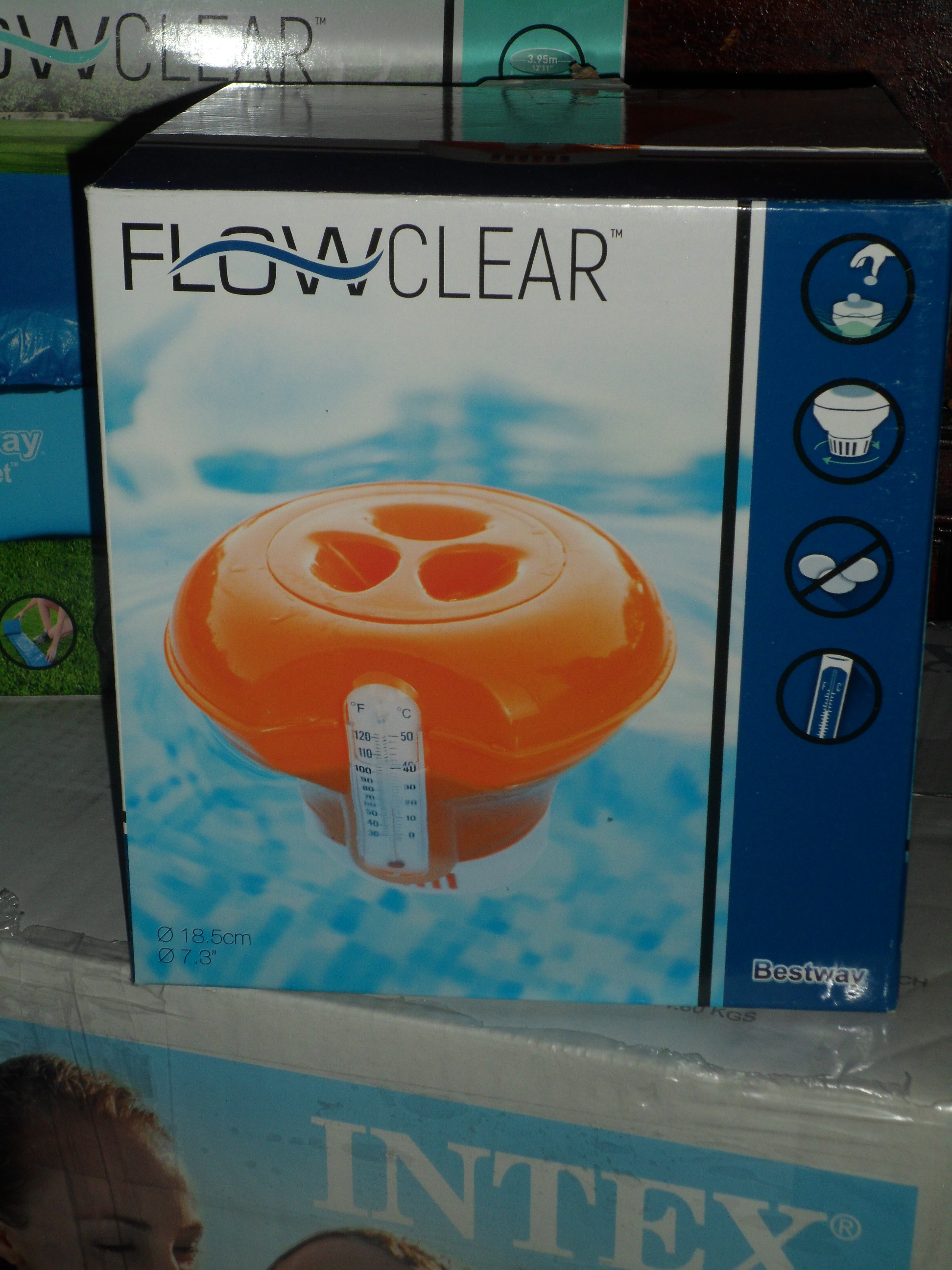 Фотография покупателя товара Дозатор плавающий с термометром, 18.5 см, цвет МИКС, 58209 Bestway - Фото 3