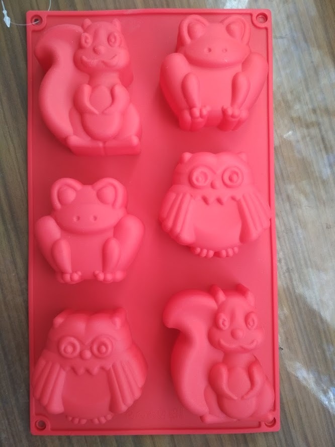 Фотография покупателя товара Форма для выпечки Доляна «Животные.Зоопарк», силикон, 29×17×3 см, 6 ячеек (7,5×5,5 см), цвет оранжевый - Фото 3