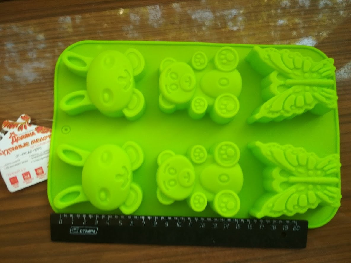 Фотография покупателя товара Форма для выпечки Доляна «Животные. Зоопарк», силикон, 26×17 см, 6 ячеек (7,2×6,4 см), цвет МИКС - Фото 11
