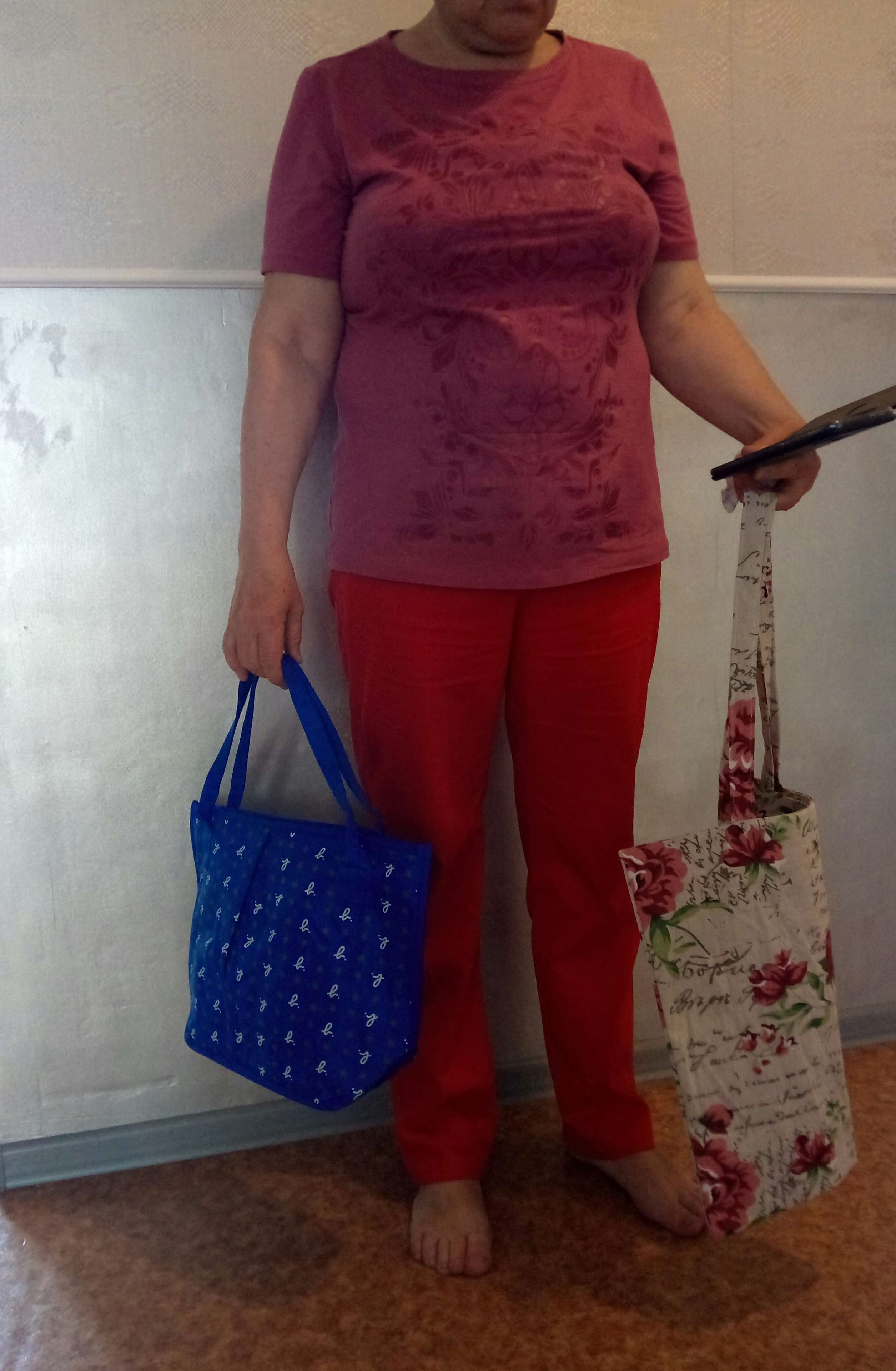 Фотография покупателя товара Сумка женская на молнии "Классика", 1 отдел, цвет синий - Фото 2