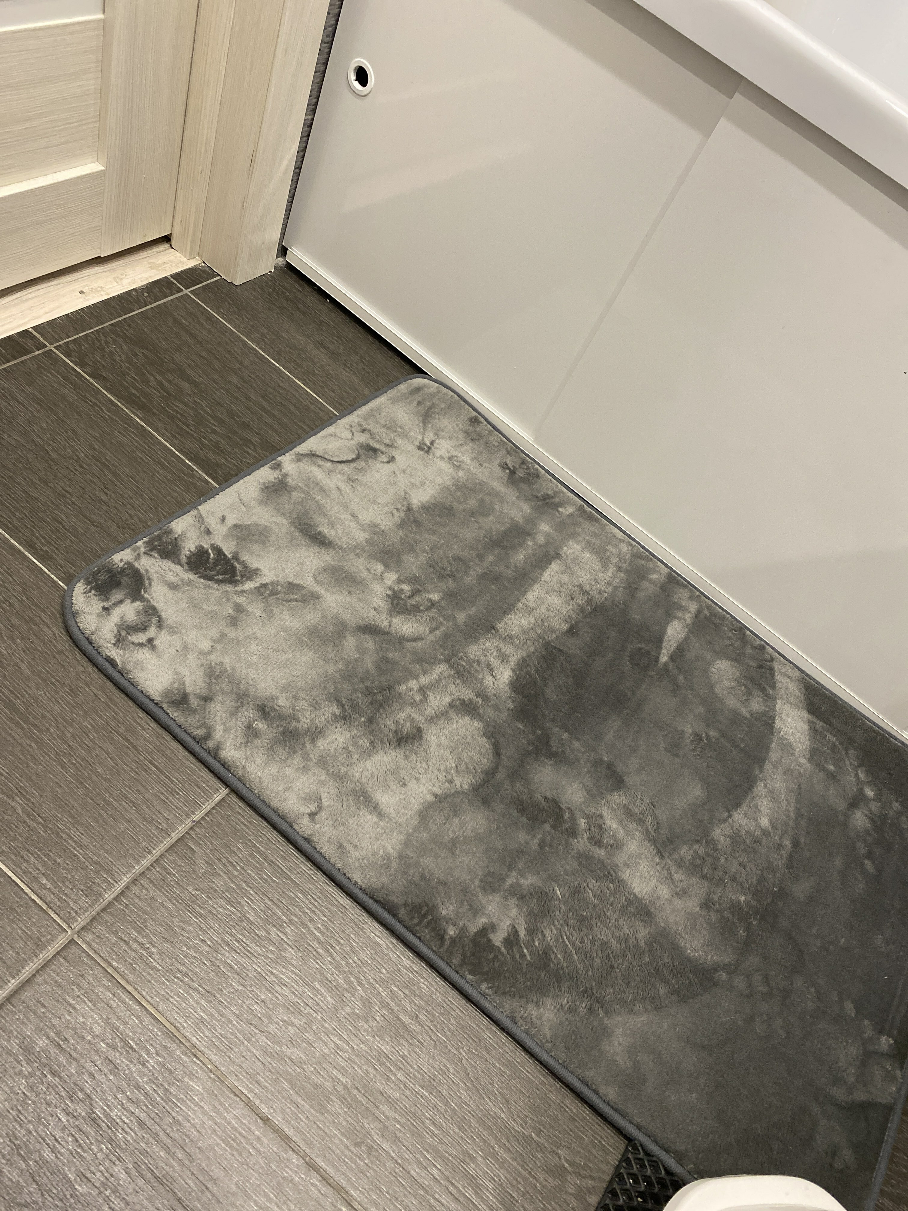 Фотография покупателя товара Набор ковриков для ванной и туалета с эффектом памяти SAVANNA Memory foam, 2 шт, 60×90 см, 40×60 см, цвет серый - Фото 3
