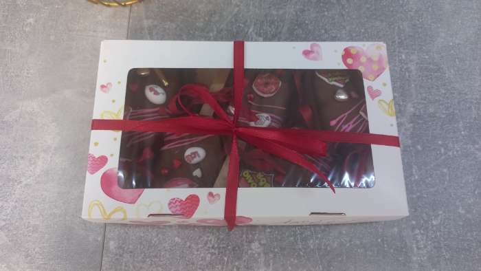 Фотография покупателя товара Кондитерская упаковка, коробка с ламинацией «Для любимых», 20 х 12 х 4 см