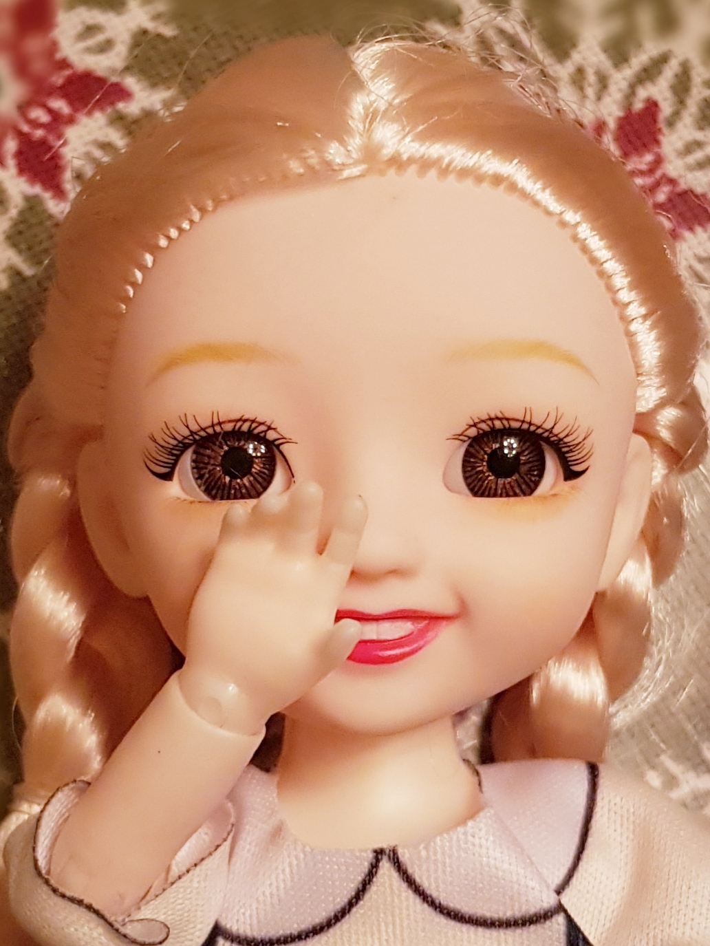 Фотография покупателя товара Кукла модная шарнирная «Мира» с аксессуаром - Фото 6