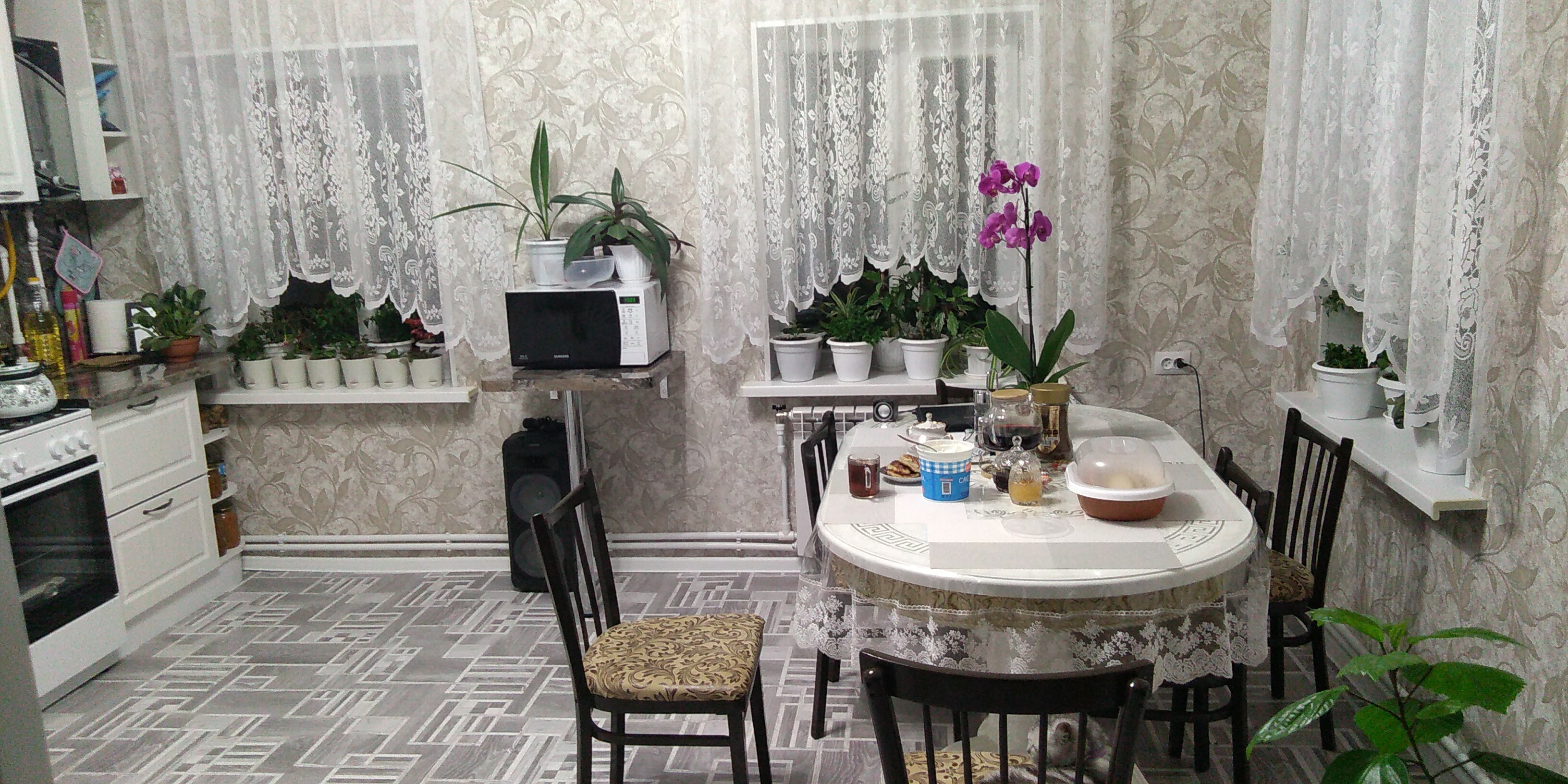 Фотография покупателя товара Тюль на кухню на шторной ленте, размер 255х165 см, цвет белый, 100% полиэстер
