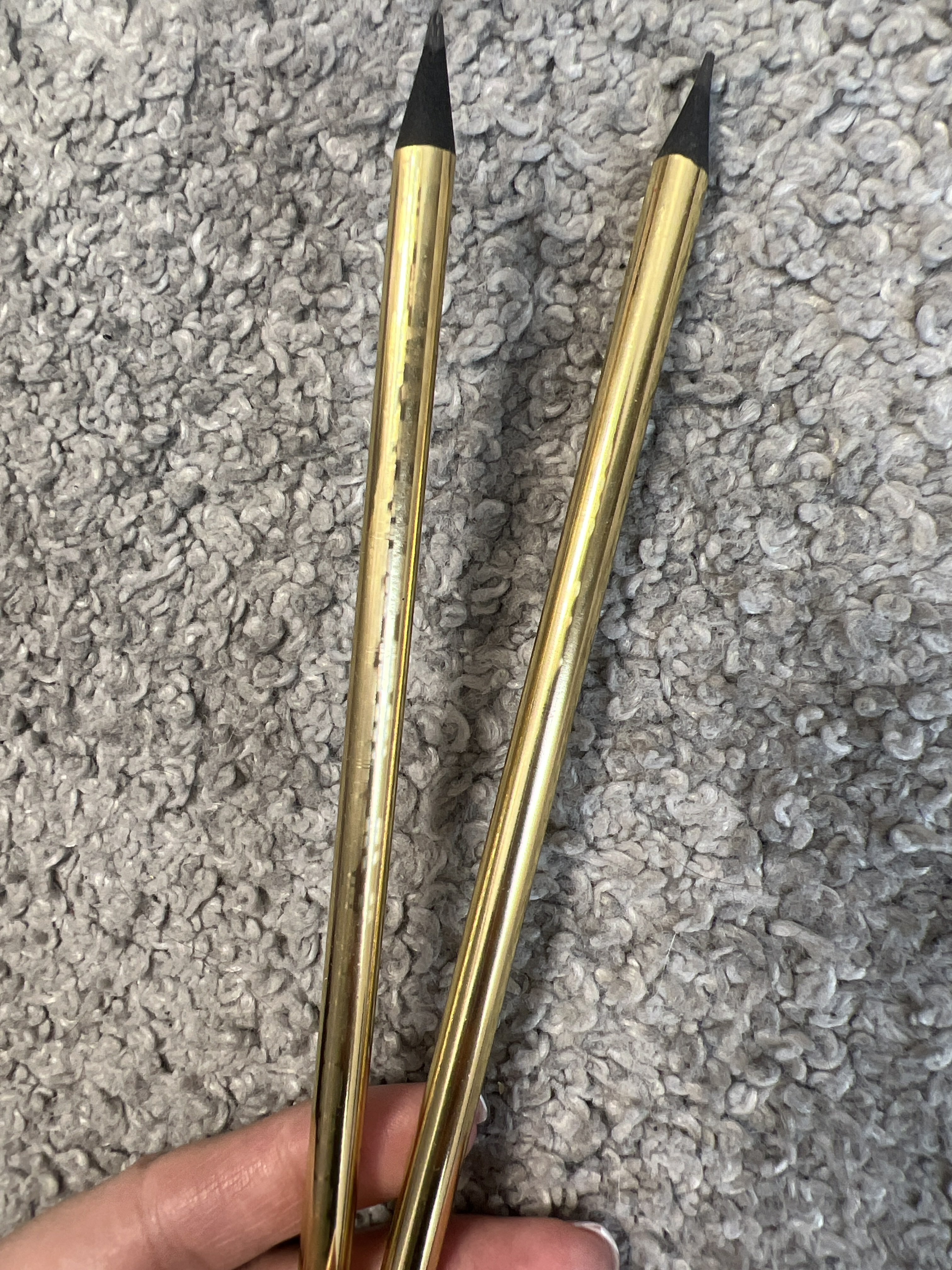 Фотография покупателя товара Подарочный набор «23 февраля: С днем защитника отечества» блокнот А6, значок, наклейки и карандаши 2 шт. - Фото 3