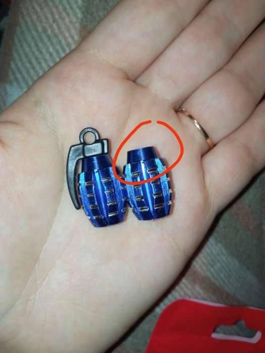 Фотография покупателя товара Колпачки на вентиль TORSO граната, синие, набор 4 шт. - Фото 2