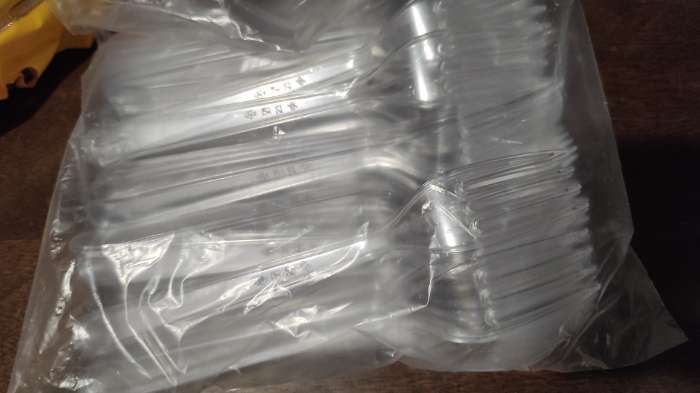 Фотография покупателя товара Вилка пластиковая одноразовая «Премиум», 18 см, 100 шт/уп, цвет жёлтый - Фото 3