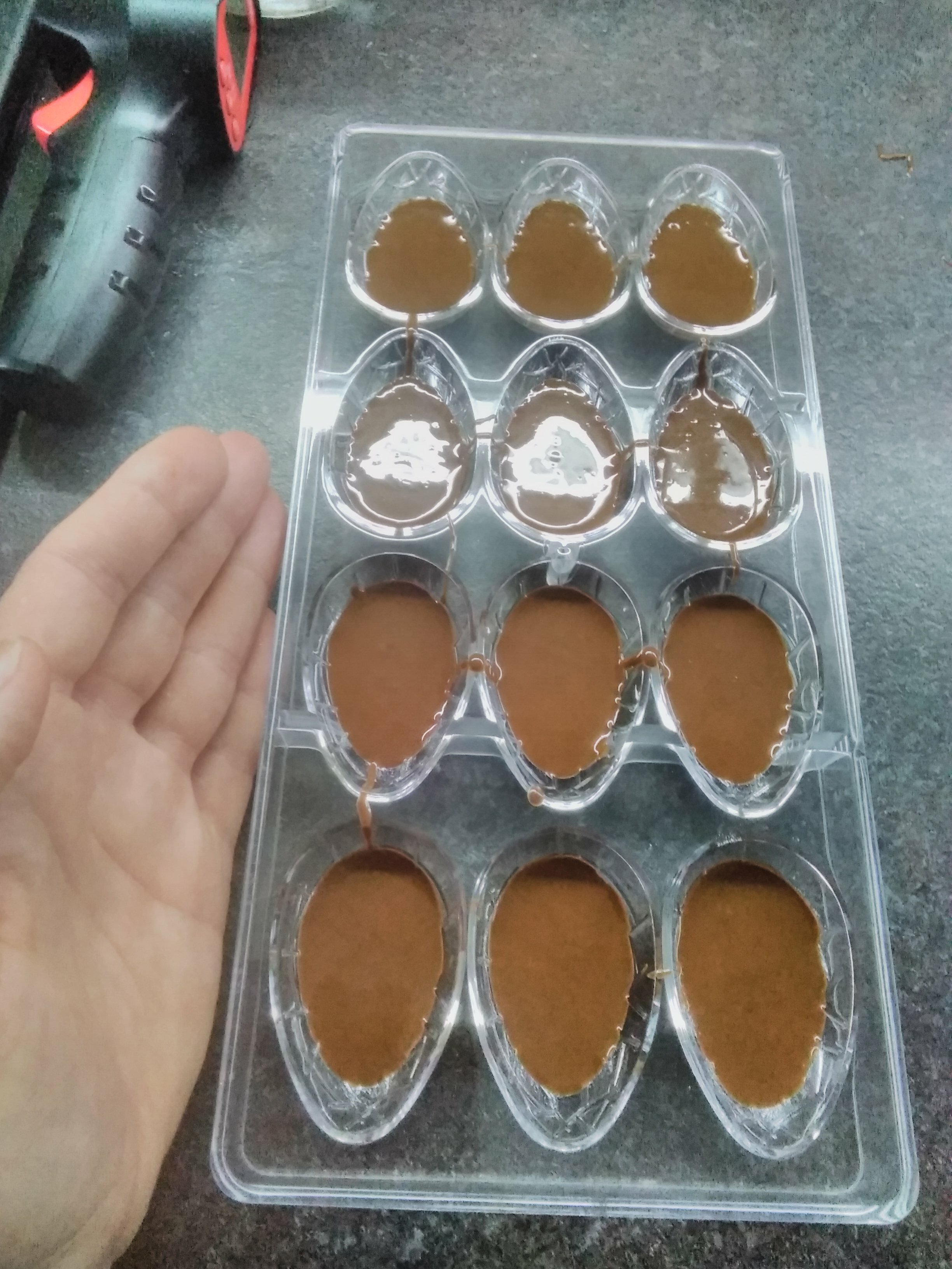 Фотография покупателя товара Форма для шоколада KONFINETTA «Шоколадное яйцо», 27,5×13,5 см, 12 ячеек (3,6×5,7×1,5 см)