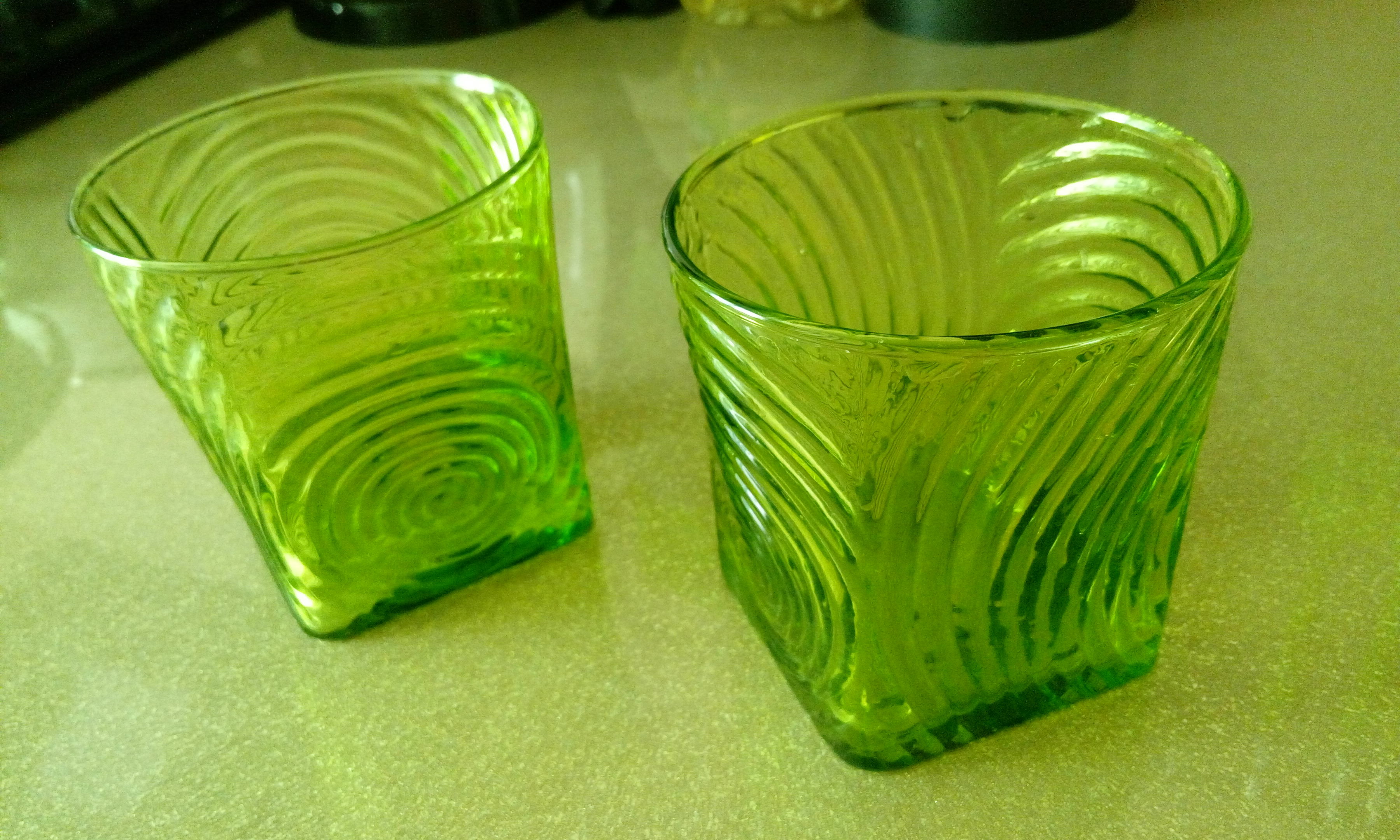 Фотография покупателя товара Стакан стеклянный "Корона", 240 мл, цвет зеленый - Фото 2