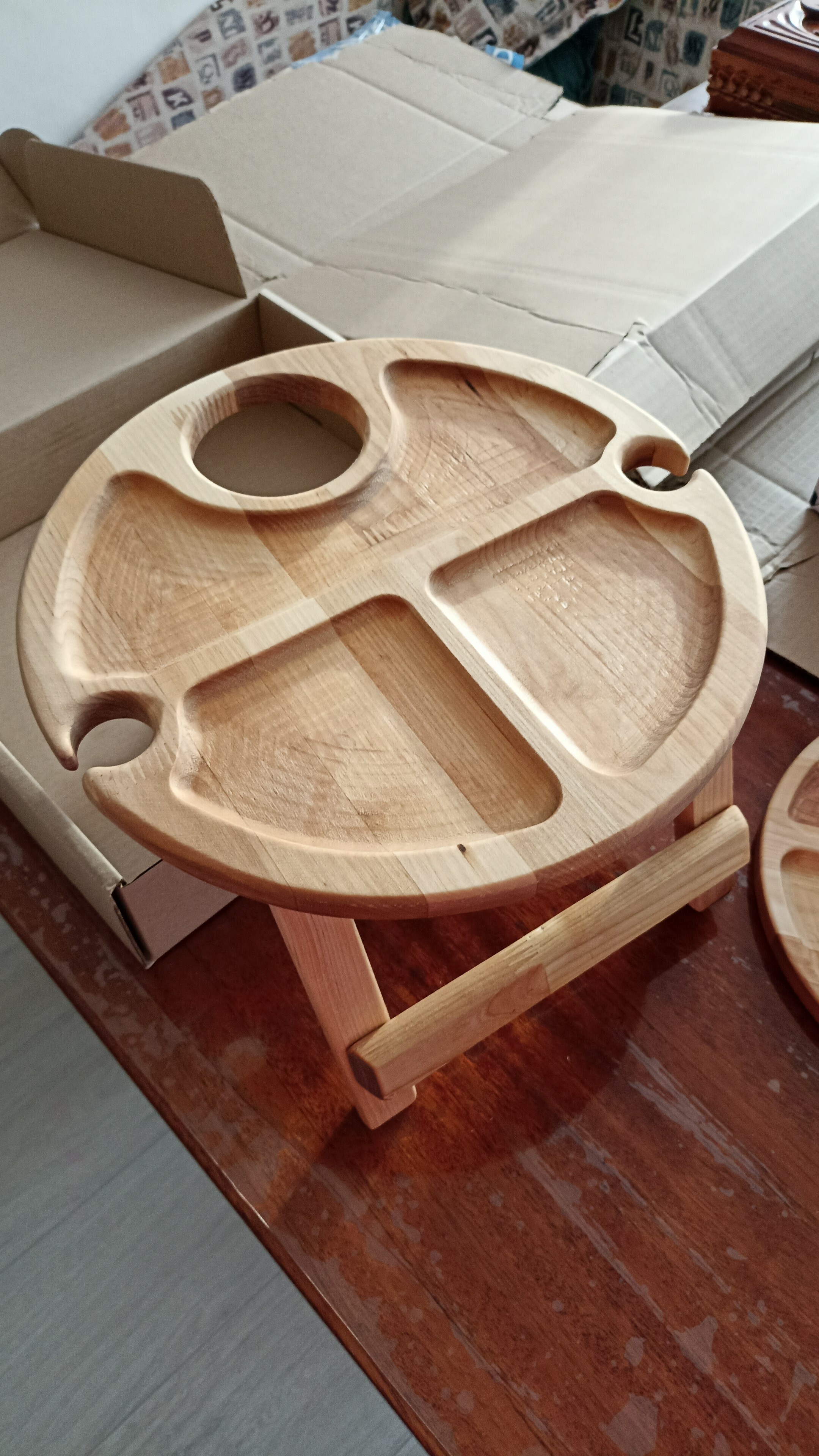 Фотография покупателя товара Подарочный набор деревянной посуды Adelica «Винный», столик для вина d=32 см, менажница d=25 см, подсвечник d=8 см, берёза - Фото 4