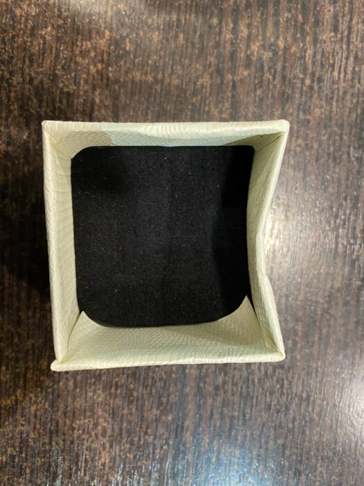 Фотография покупателя товара Коробочка подарочная под серьги/кольцо «Животный принт», 5×5 (размер полезной части 4,5×4,5 см), цвет МИКС - Фото 1