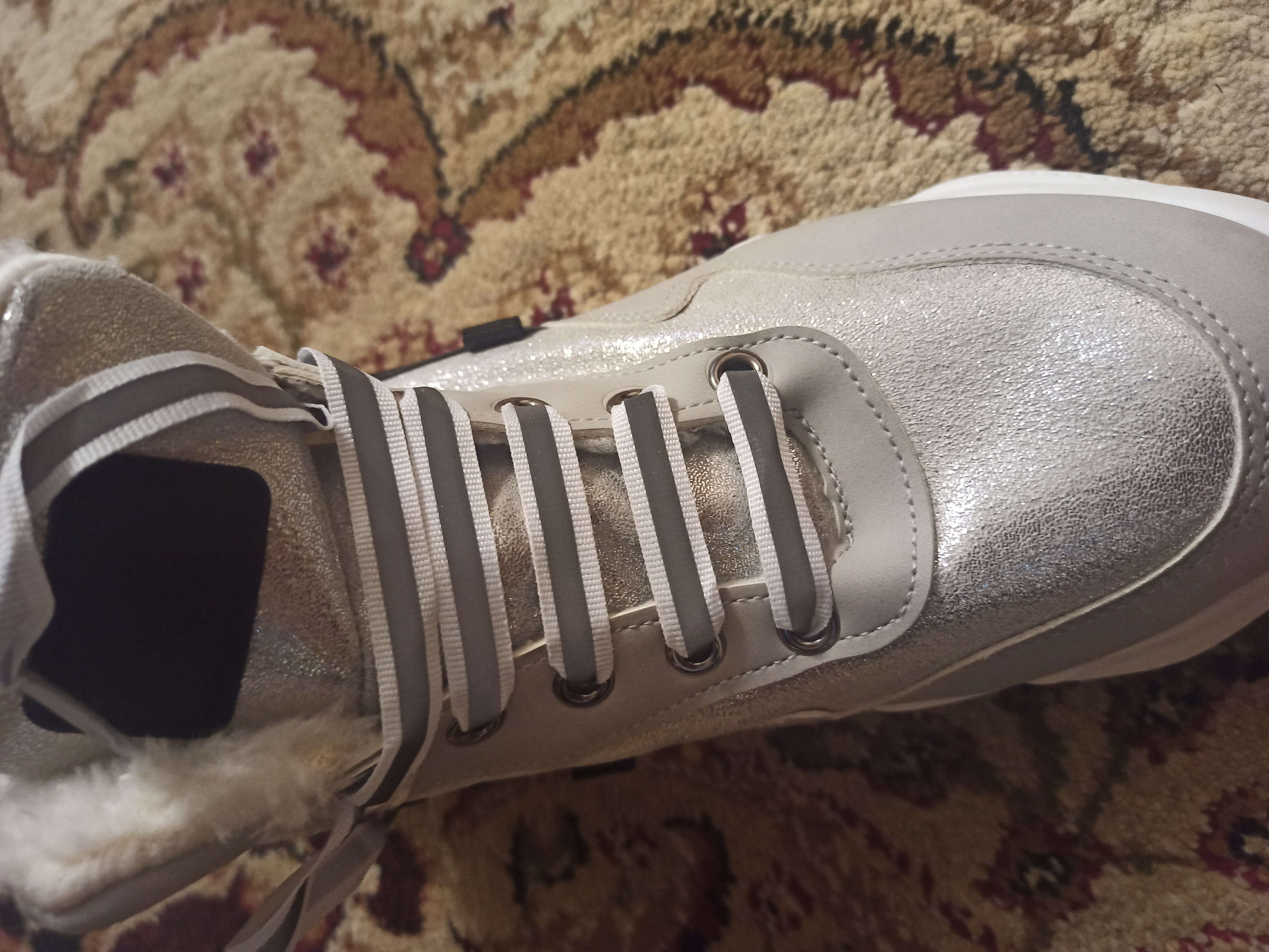 Фотография покупателя товара Шнурки для обуви, плоские, со светоотражающей полосой, 10 мм, 70 см, пара, цвет бордовый - Фото 1