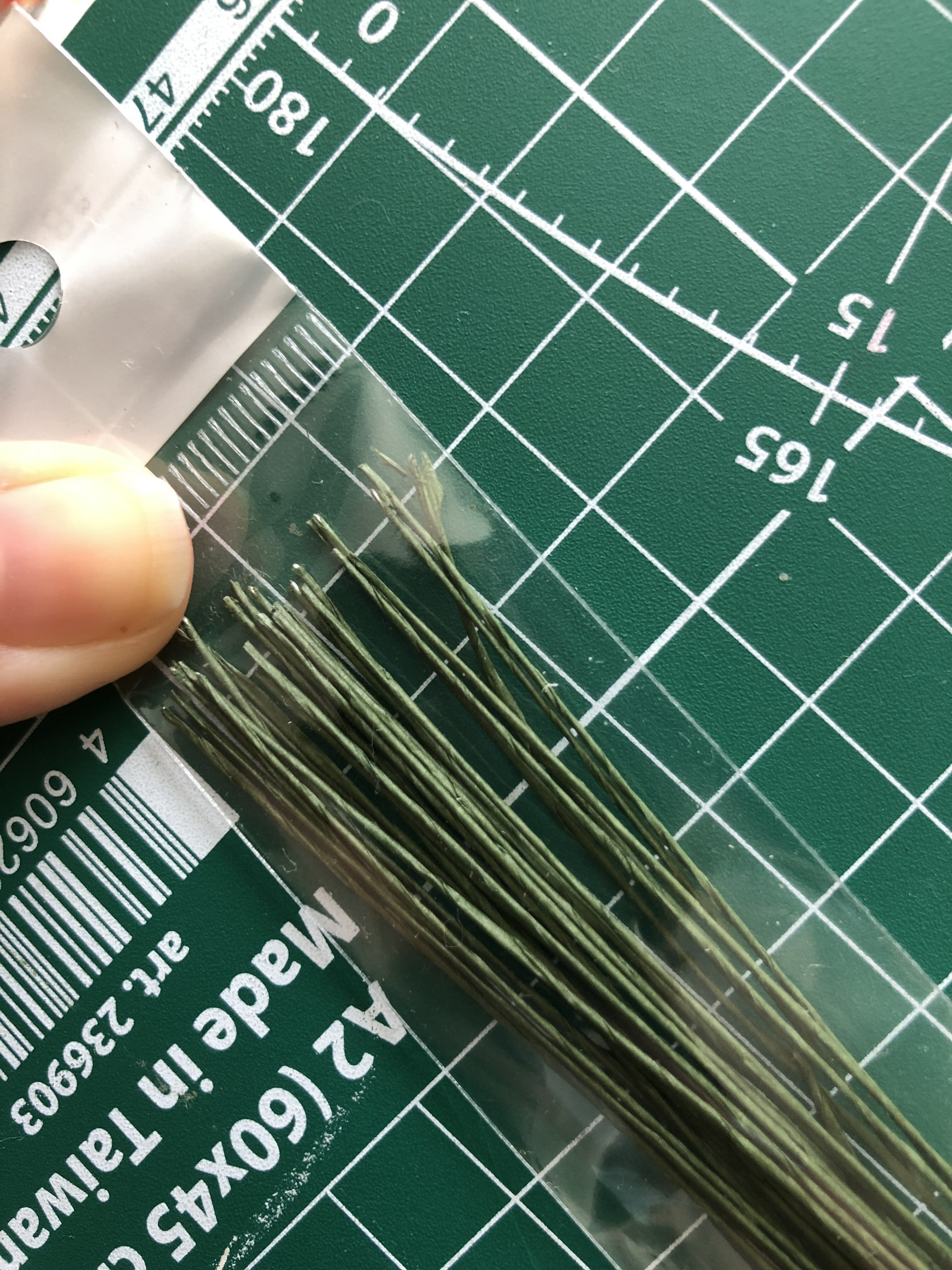 Фотография покупателя товара Проволока творчества "Fiorico"  0.3 мм, 30 шт, 40 см, в бумажной оплётке, зелёный - Фото 3