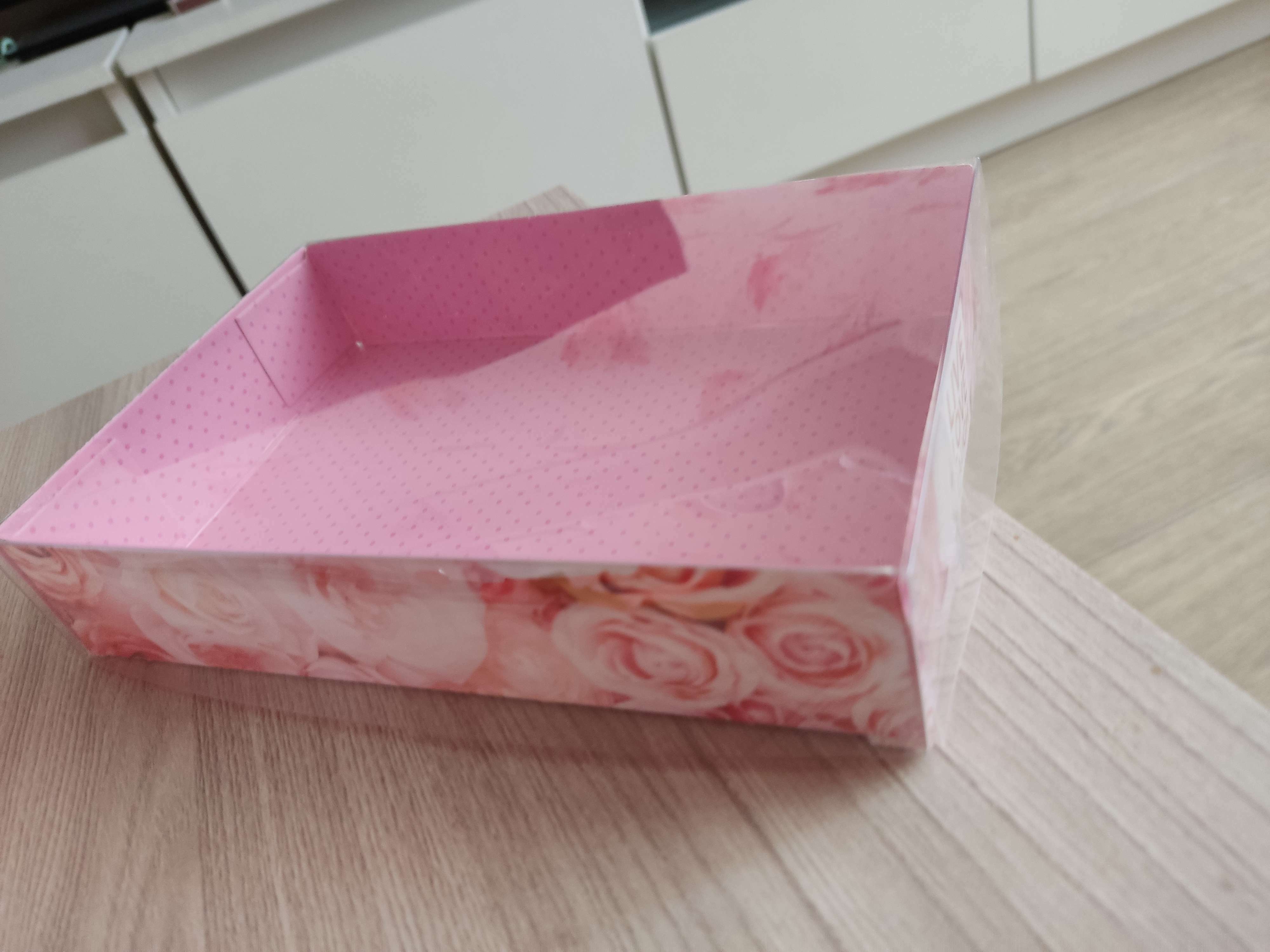 Фотография покупателя товара Кондитерская упаковка, коробка для макарун с PVC крышкой, With love, 18 х 12 х 3.5 см - Фото 6