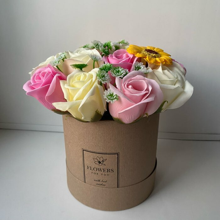 Фотография покупателя товара Коробка подарочная шляпная из крафта, упаковка, «Flowers», 12 х 12 см - Фото 4