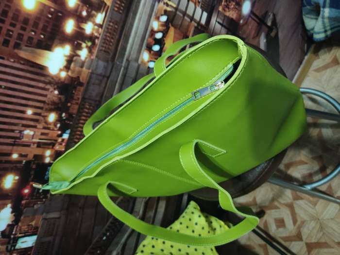 Фотография покупателя товара Сумка-шопер на молнии, цвет оливковый - Фото 1