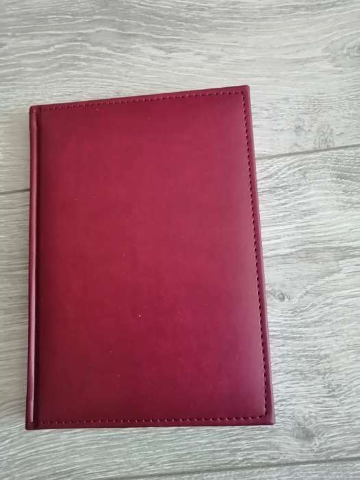 Фотография покупателя товара Ежедневник недатированный А5, 160 листов "Вивелла", обложка искусственная кожа, перфорация углов, бордовый - Фото 1