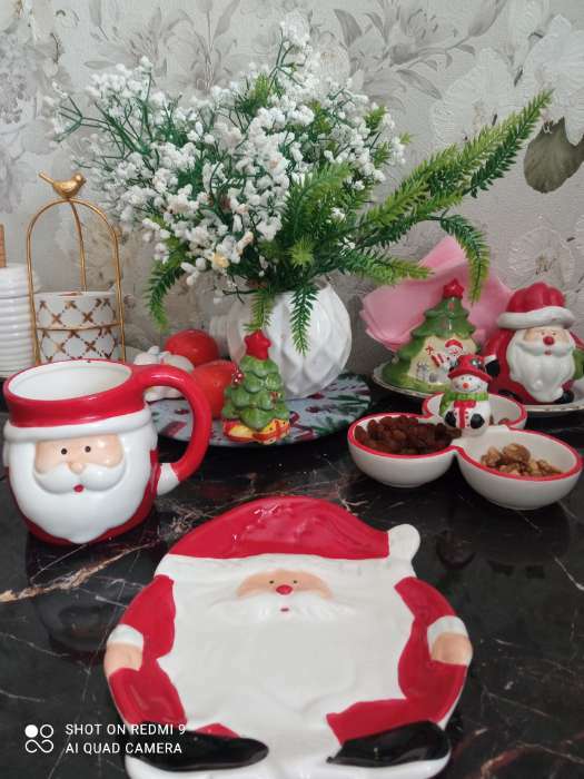 Фотография покупателя товара Блюдо керамическое Доляна «Дедушка Мороз», 19,5×17×2,5 см - Фото 2