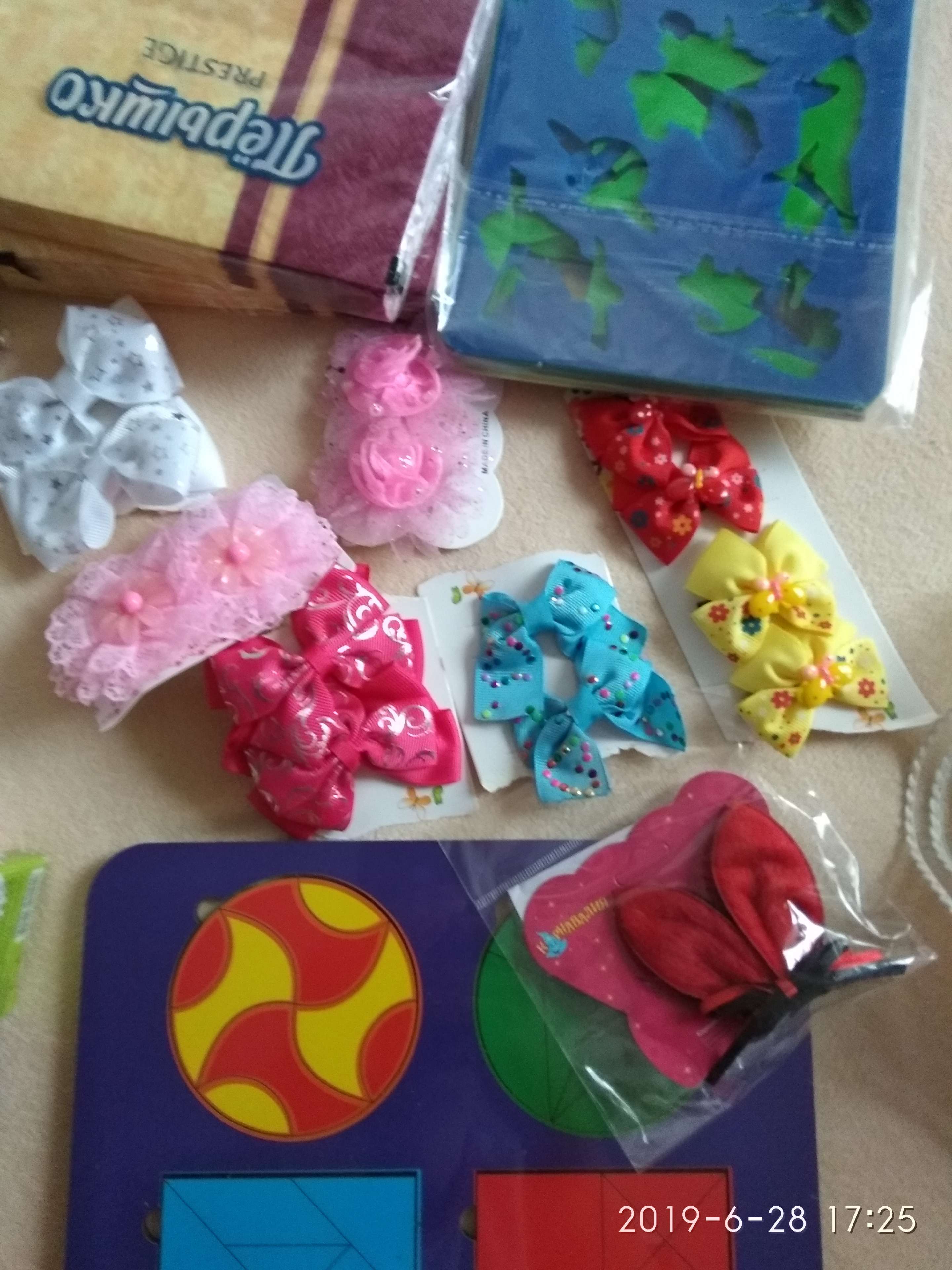 Фотография покупателя товара Зажим для волос «Бантик», вензеля серебро, 6 см - Фото 4