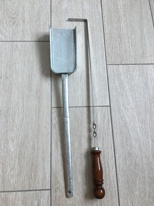 Фотография покупателя товара Кочерга узбекская с деревянной ручкой, матовая 40/1 см, полная длина 62 см, сталь 3 мм - Фото 3