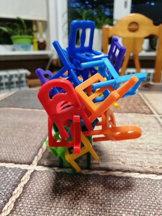 Фотография покупателя товара Настольная игра «На 4 ногах», 18 стульев, 8 цветов - Фото 3