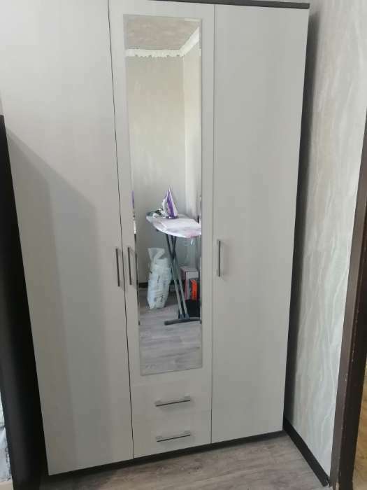 Фотография покупателя товара Шкаф Ева 3-х створчатый с зеркалом и двумя ящиками, 1200х520х2100 Золотой дуб/графит - Фото 2