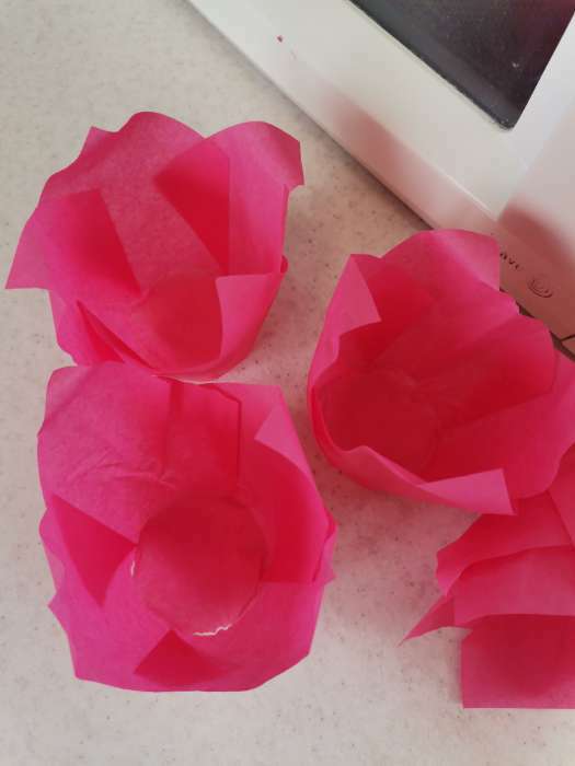 Фотография покупателя товара Форма для выпечки "Тюльпан", розовый, 5 х 8 см - Фото 2
