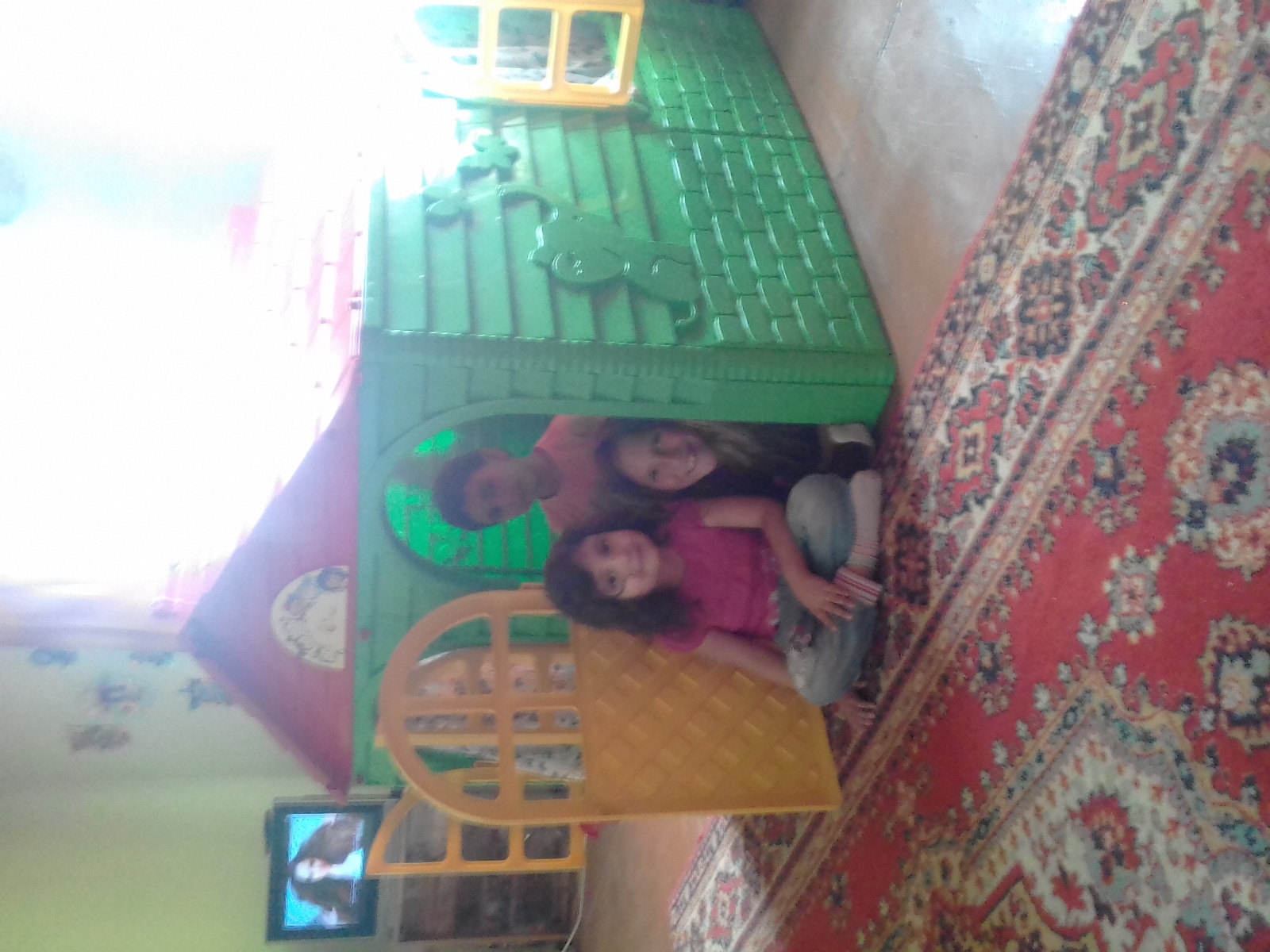 Фотография покупателя товара Домик №2, со шторками, цвет зелёный, 129х129х120 см