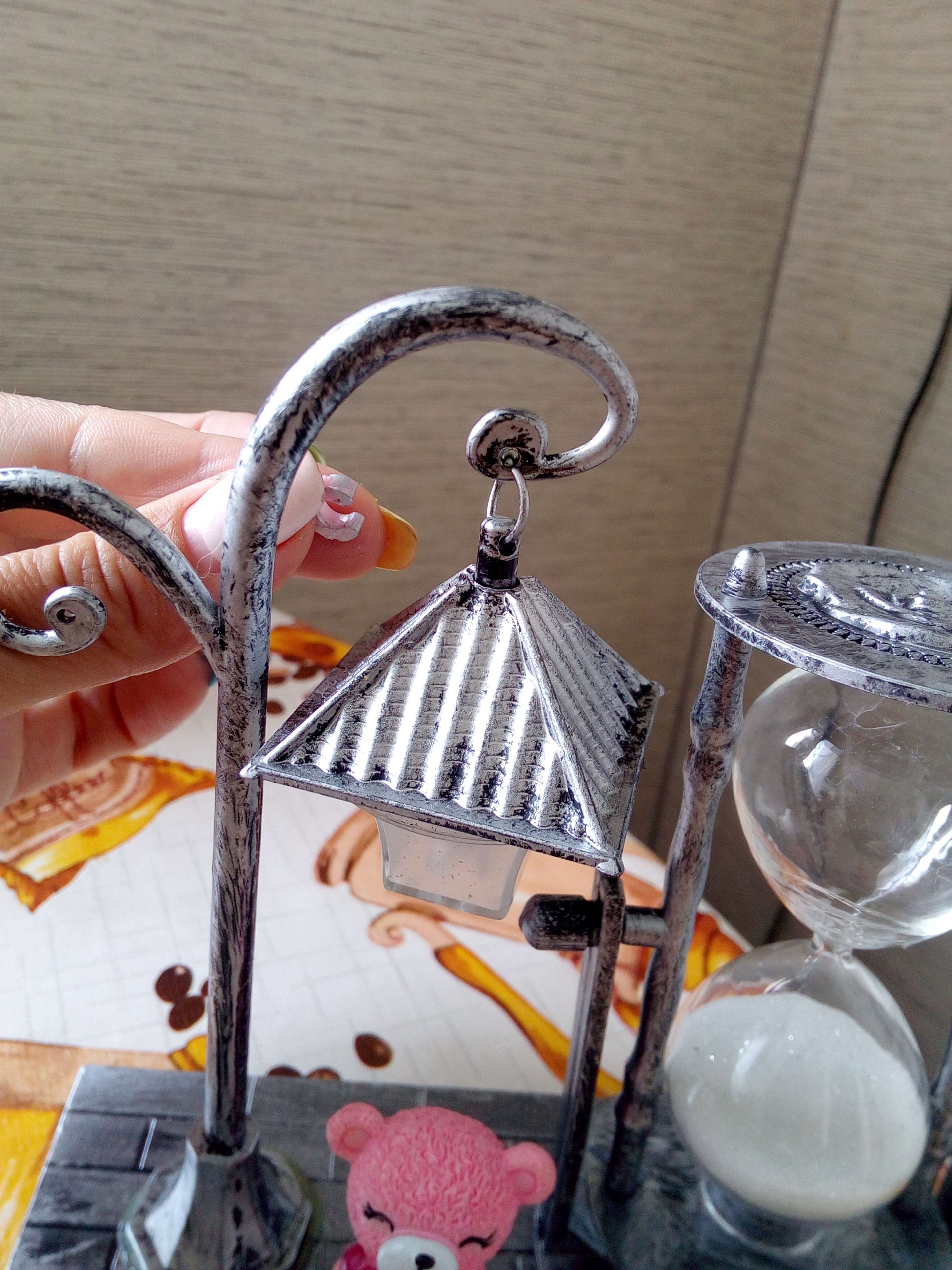 Фотография покупателя товара Песочные часы "Уличный фонарик", сувенирные, с подсветкой, 15.5 х 6.5 х 15.5 см, микс - Фото 1