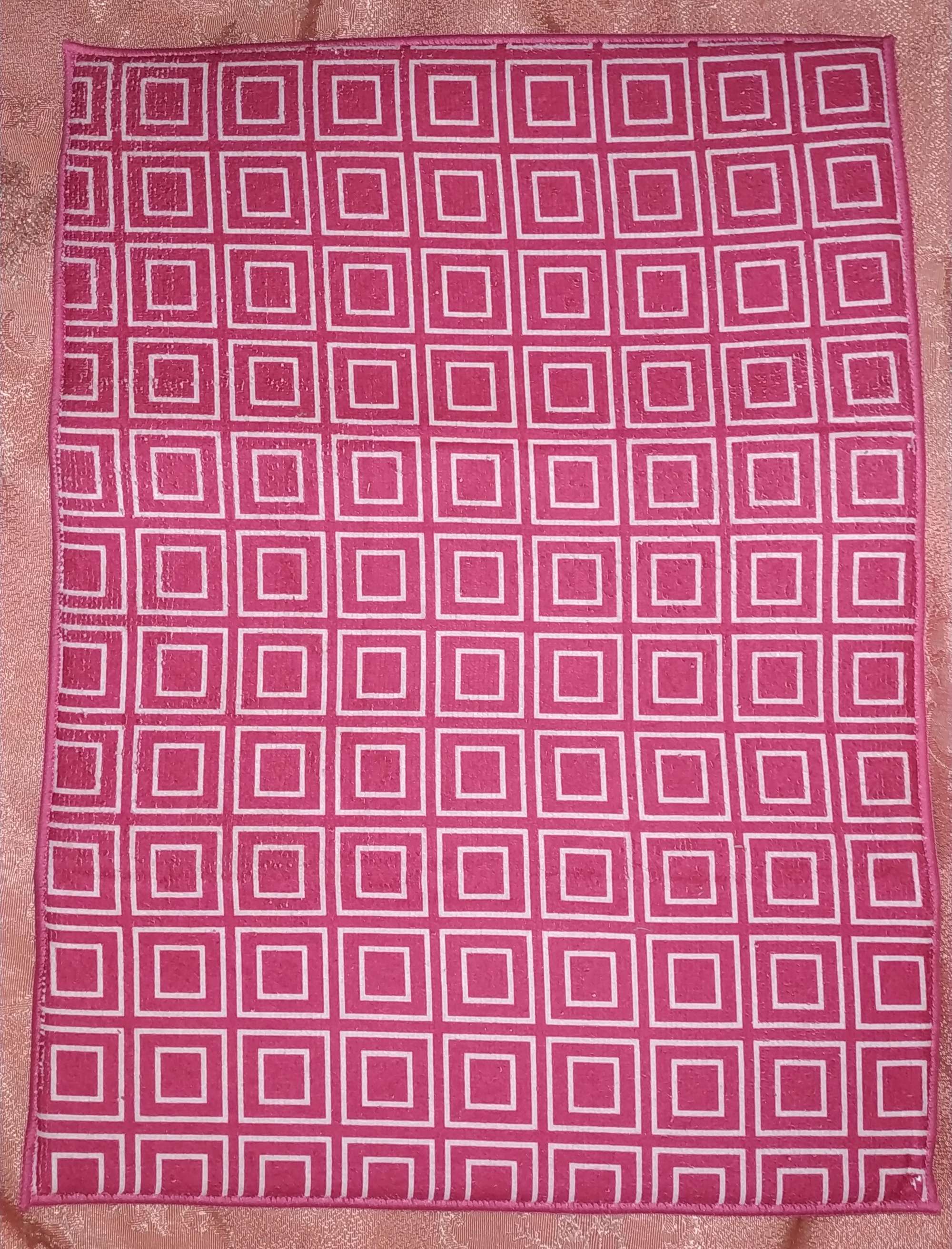 Фотография покупателя товара Коврик для сушки посуды Доляна «Квадраты», 38×51 см, микрофибра, цвет розовый - Фото 1