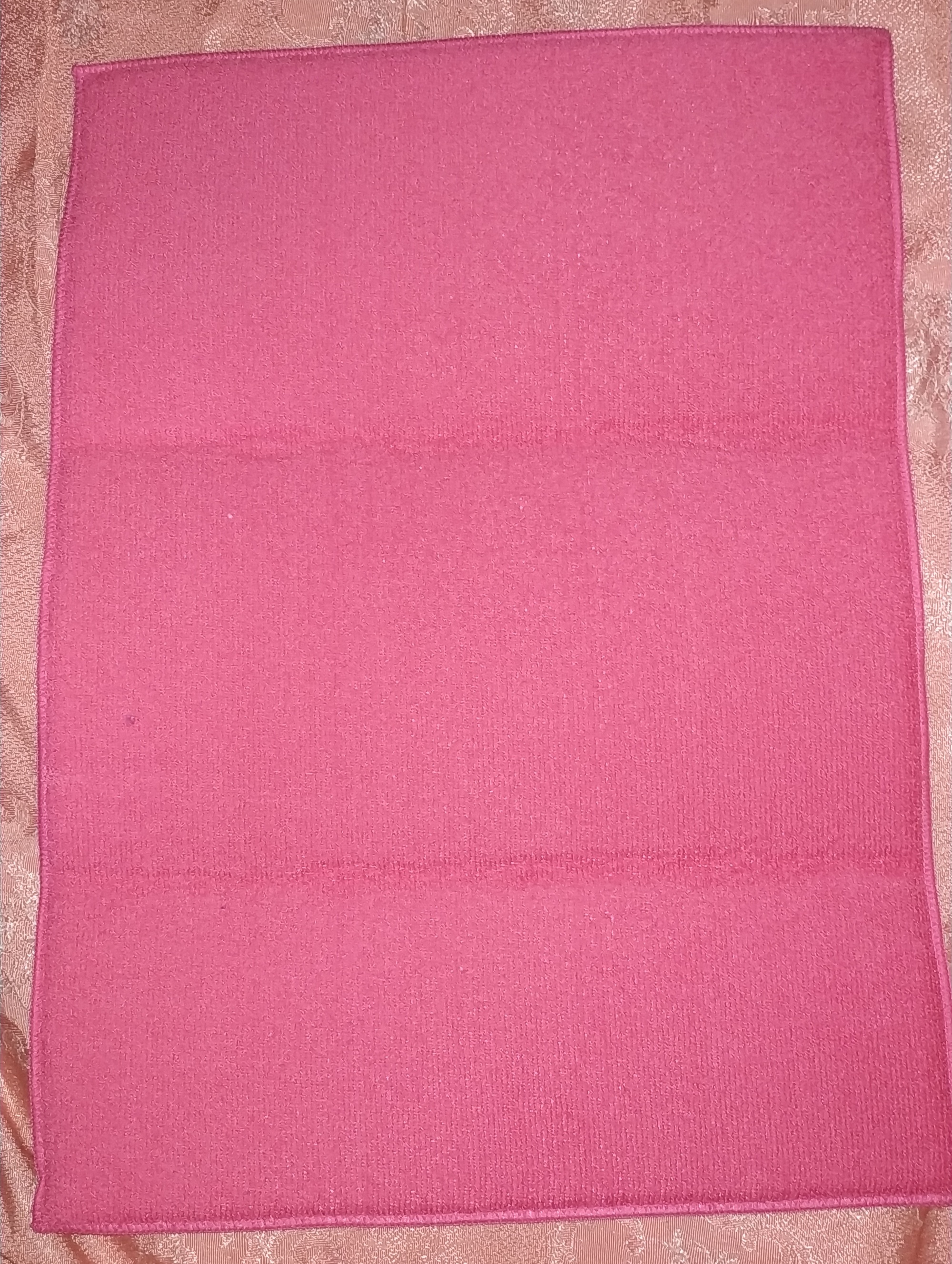 Фотография покупателя товара Коврик для сушки посуды Доляна «Квадраты», 38×51 см, микрофибра, цвет розовый