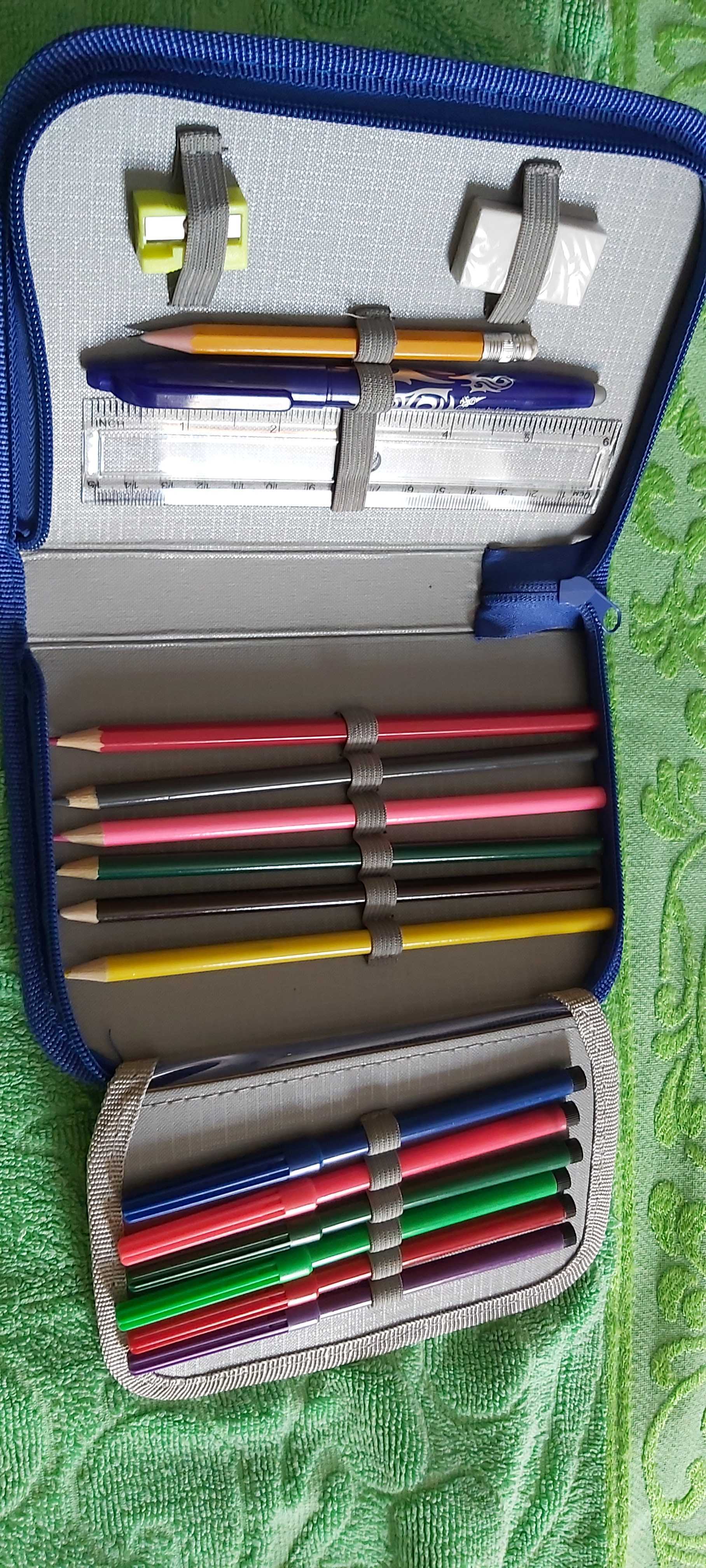 Фотография покупателя товара Пенал «Машина», 1 отделение, 130 х 200 мм, с наполнением (6 цветных карандашей, 1 ручка, линейка, 1 карандаш, точилка, ластик, 6 фломастеров), глянцевый - Фото 3