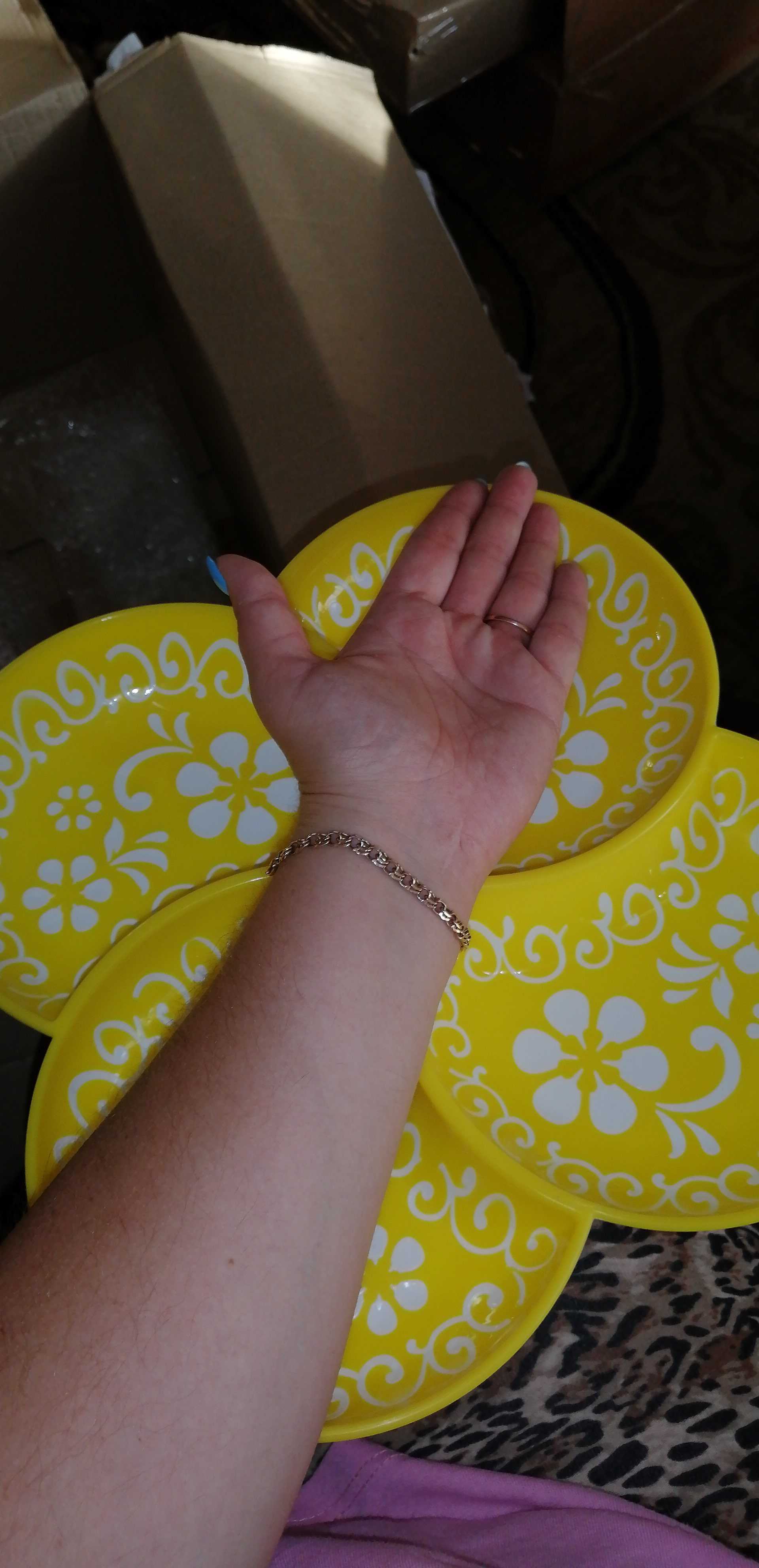 Фотография покупателя товара Менажница «Купаж», d=28 см, 4 секции, цвет бело-жёлтый - Фото 7