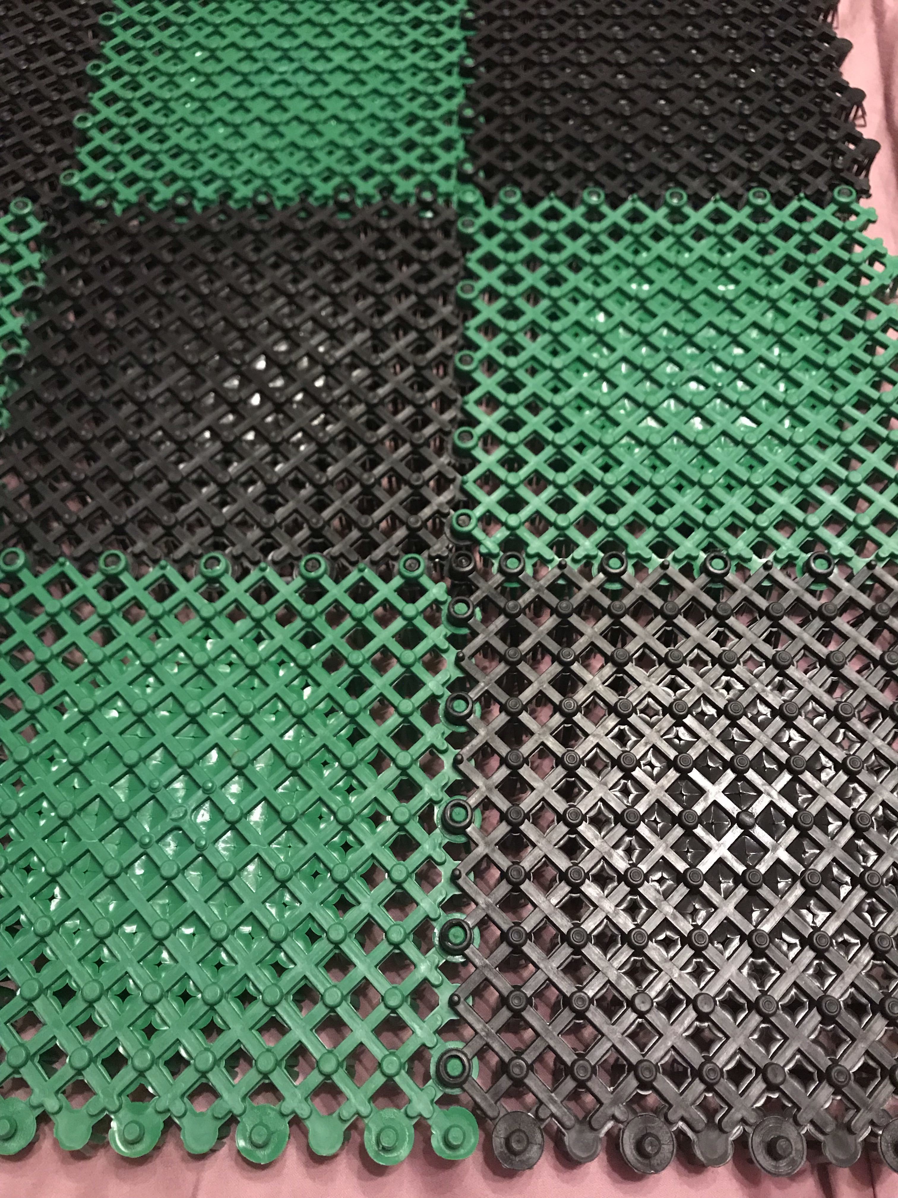 Фотография покупателя товара Покрытие ковровое щетинистое «Травка», 54×81 см, цвет чёрно-зелёный - Фото 1