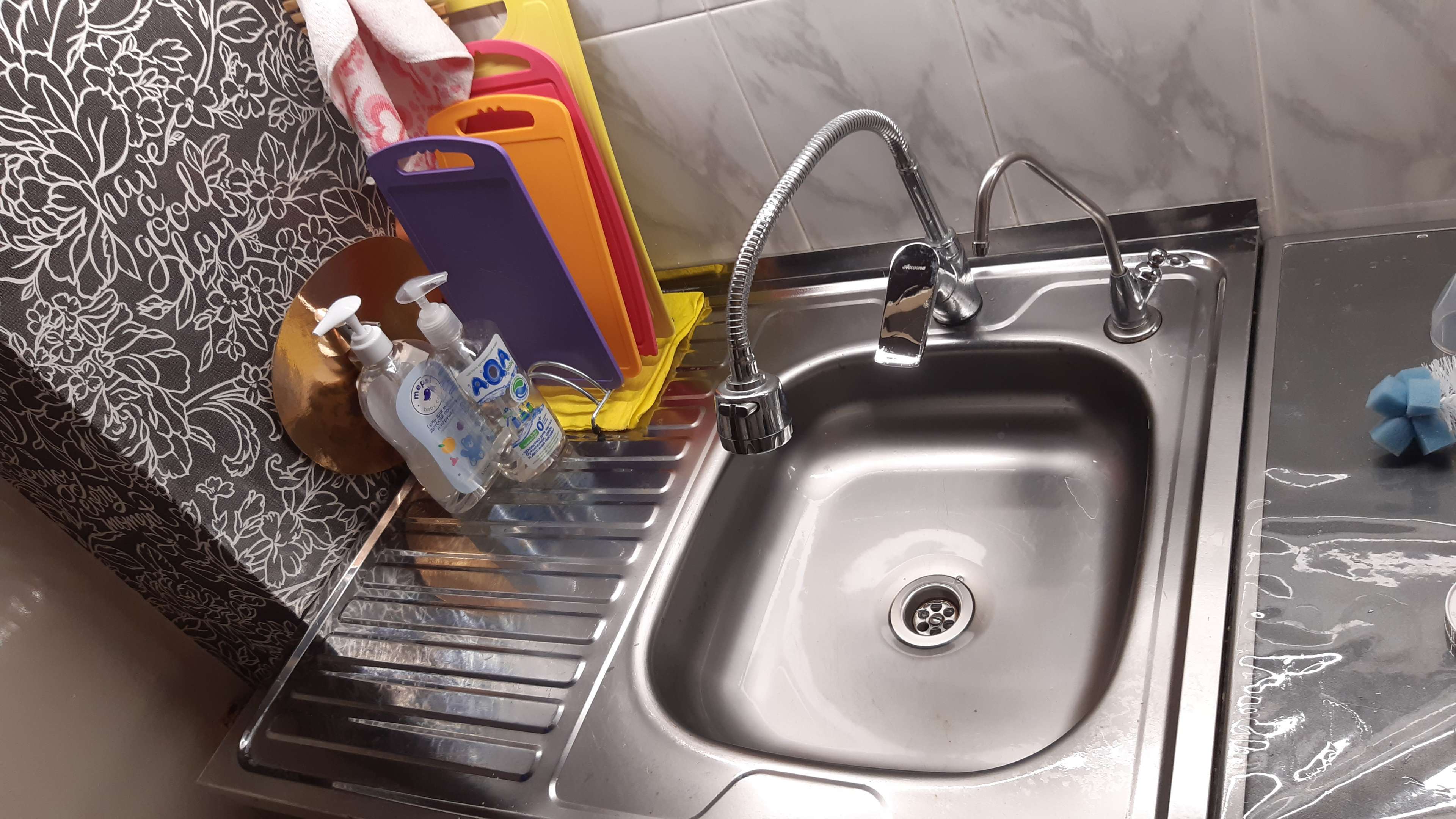 Фотография покупателя товара Мойка кухонная "Владикс", накладная, без сифона, 80х60 см, правая, нержавеющая сталь 0.4 мм - Фото 4
