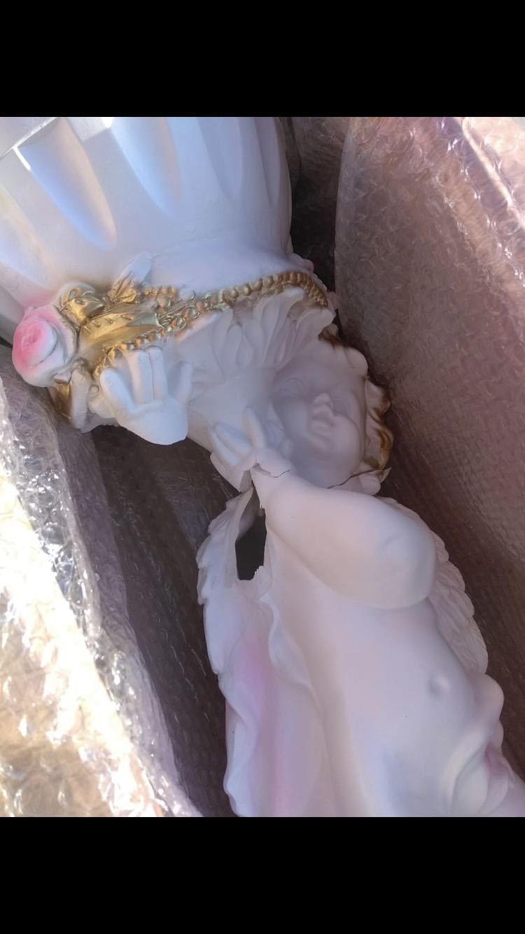 Фотография покупателя товара Фигурное кашпо "Ангел с розами", бело-золотой, 1,8 л/ 24х27х70см