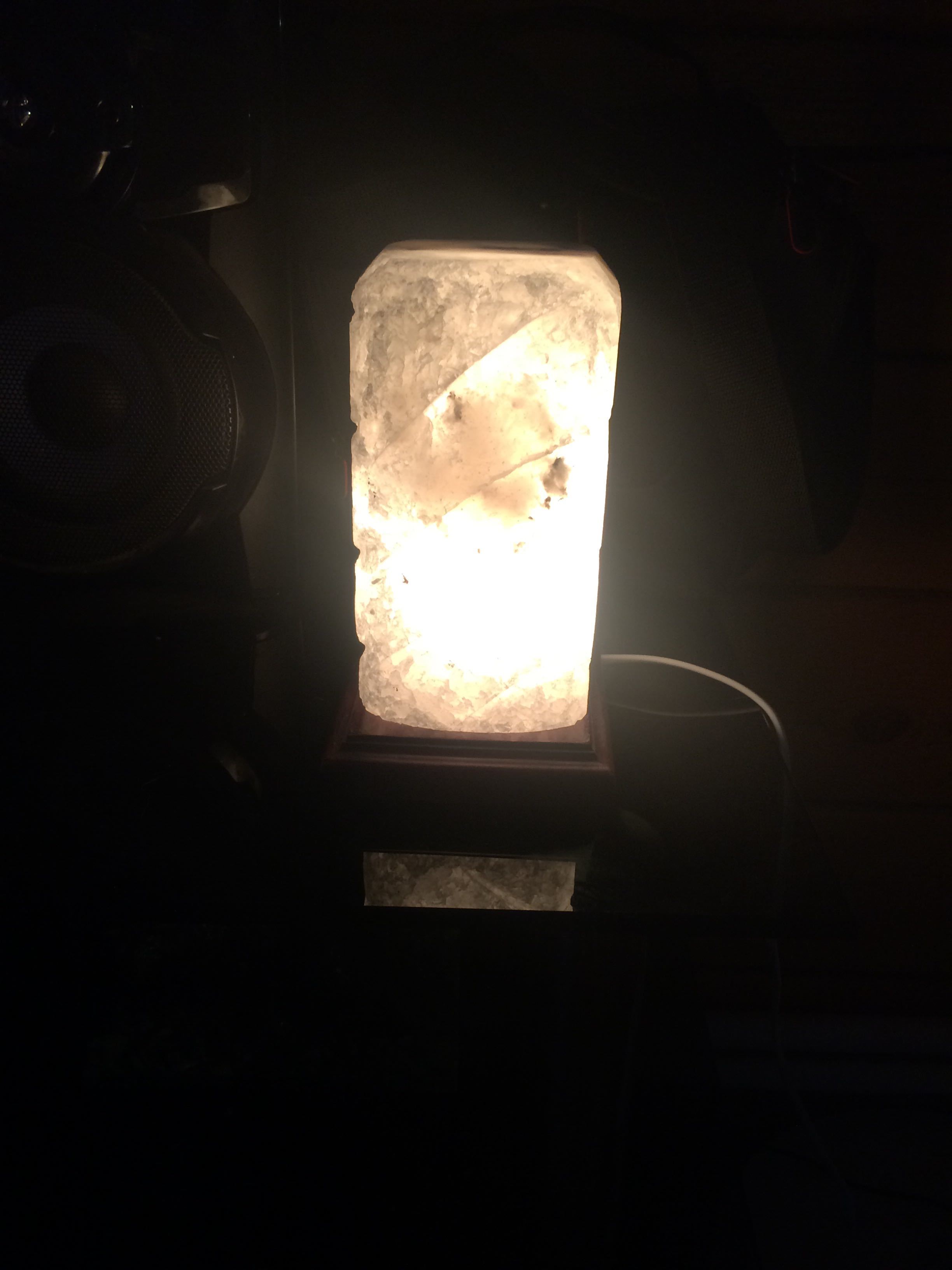 Фотография покупателя товара Соляная лампа "Элегант", цельный кристалл, 19.5 см, 3 кг - Фото 6