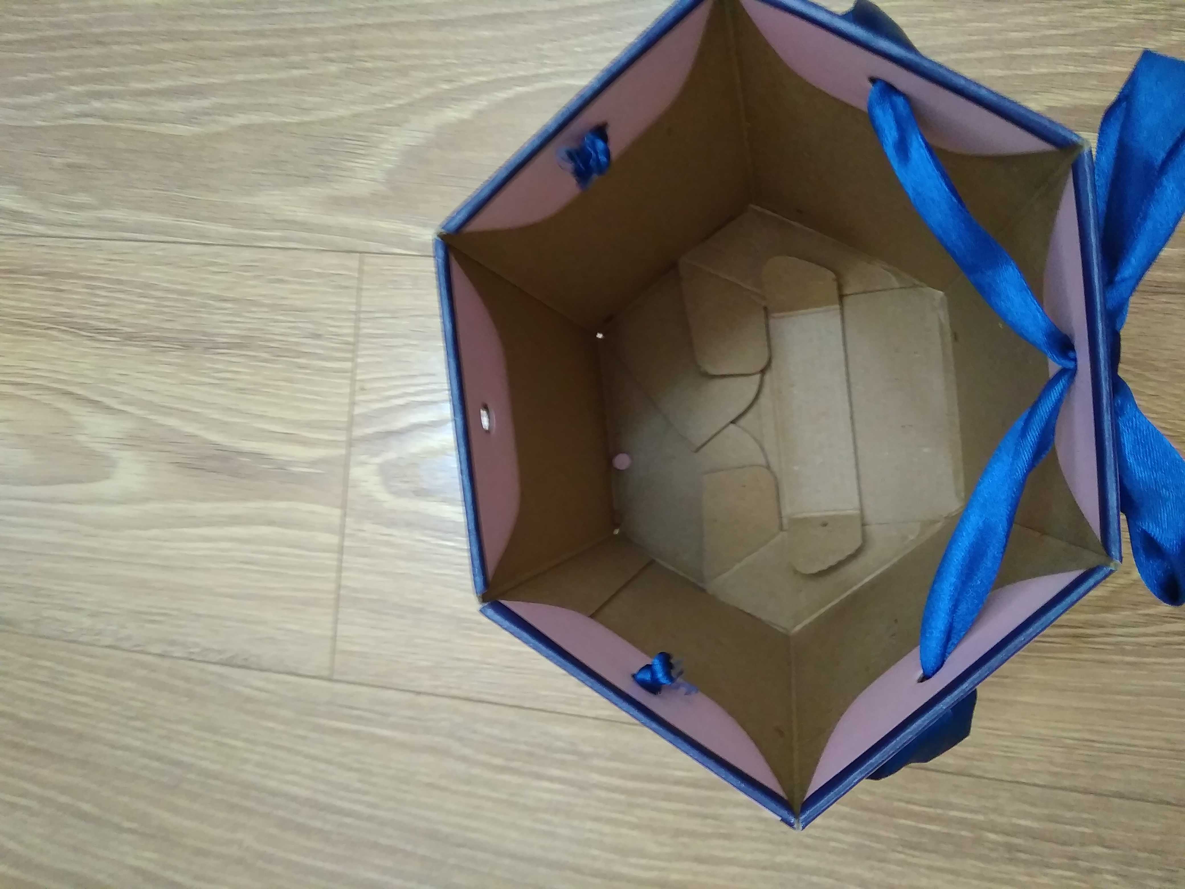 Фотография покупателя товара Коробка складная шестигранник «Пудровый розовый», 17 × 14,8 × 19,5 см - Фото 10