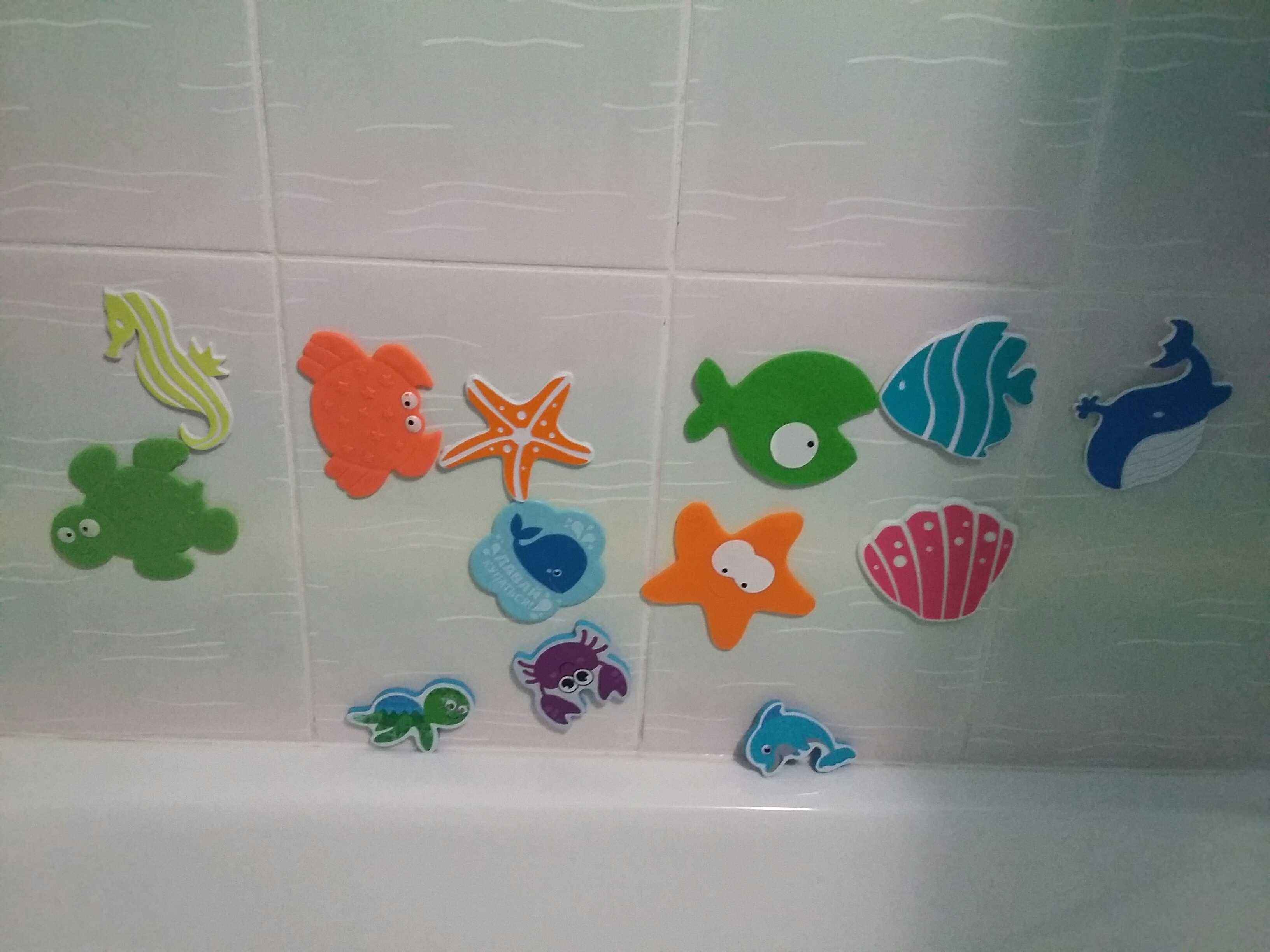 Фотография покупателя товара Набор мини-ковриков для ванны на присосках Доляна «Океан», 16×16 см, 5 шт, цвет МИКС - Фото 5