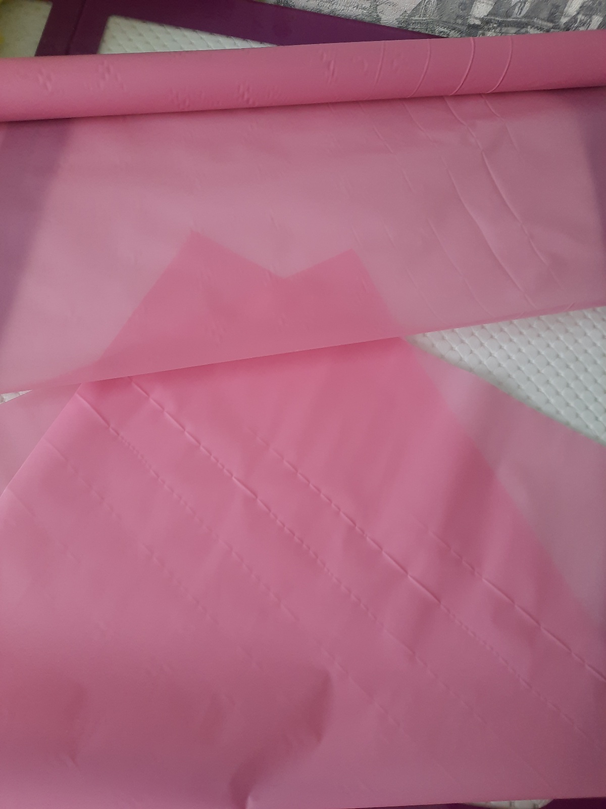 Фотография покупателя товара Пленка для цветов, матовая, серо-розовая, 0,57 х 10 м ±1 см - Фото 2