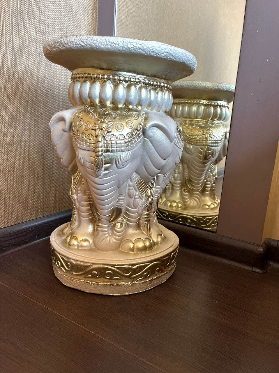 Фотография покупателя товара Подставка "Три слона" слоновая кость, 43х28х28см
