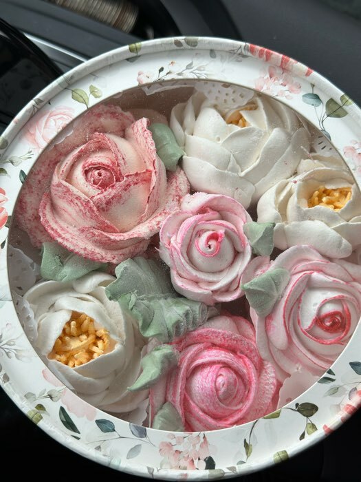 Фотография покупателя товара Коробка подарочная тубус с окном «Розовые цветы», 16×16×5 см - Фото 45