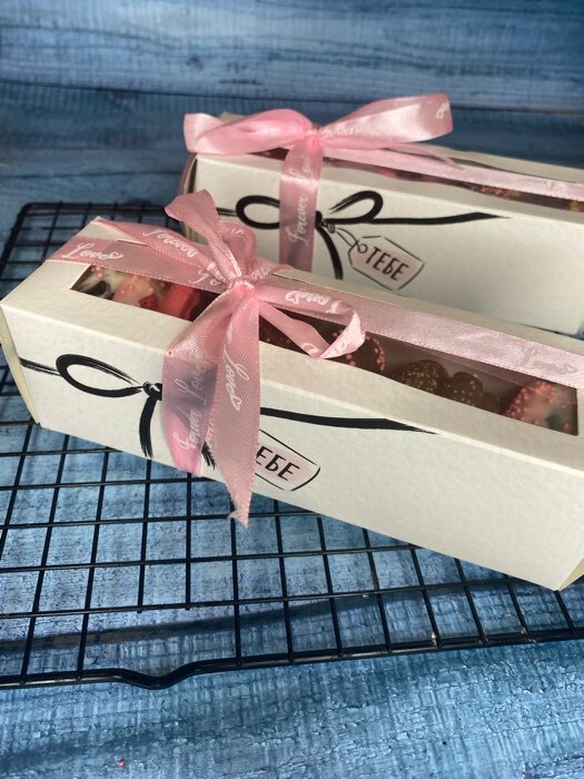 Фотография покупателя товара Коробка для макарун, кондитерская упаковка «Love», 18 х 5.5 х 5.5 см - Фото 33