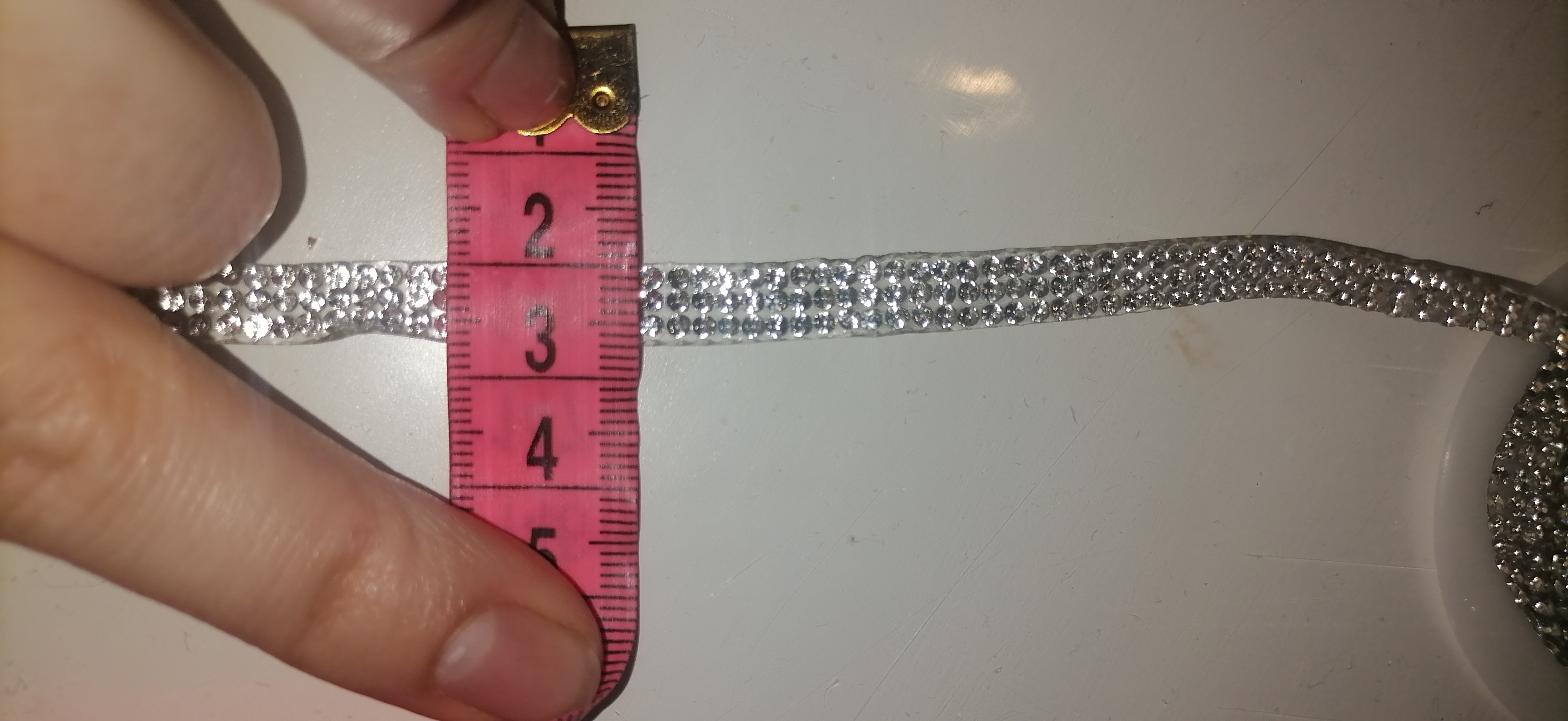 Фотография покупателя товара Стразы термоклеевые, d = 3 мм, ширина - 10 мм, 4,5 ± 0,5 м, цвет серебряный - Фото 1
