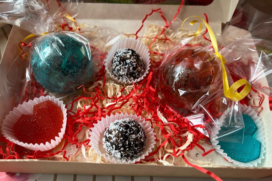 Фотография покупателя товара Контейнер навынос, с окном, крафт, МИКС, 20×12×4 см - Фото 7