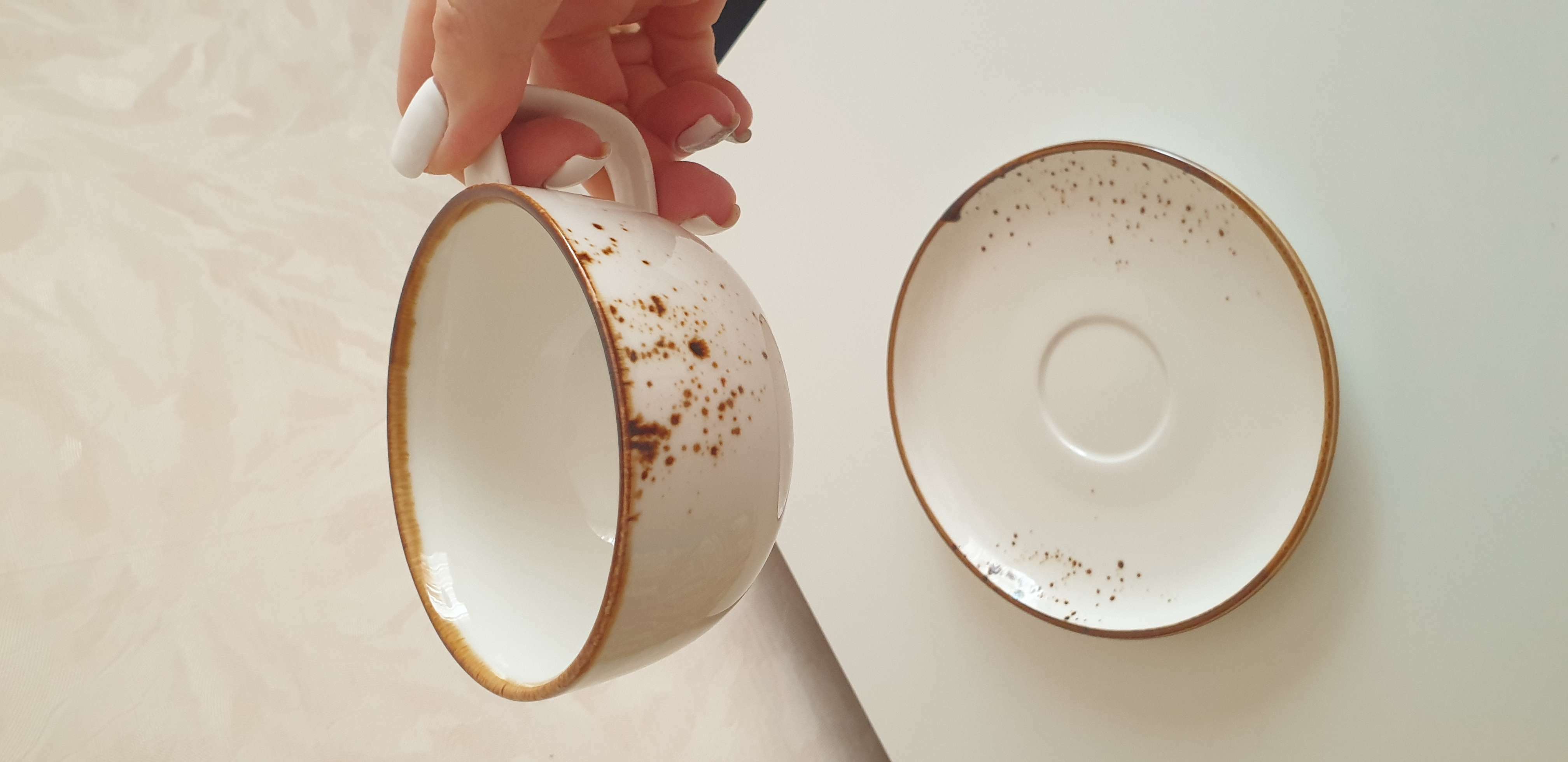 Фотография покупателя товара Чайная пара фарфоровая Magistro «Церера», 2 предмета: чашка 250 мл, блюдце d=16,3 см, цвет оранжевый - Фото 1