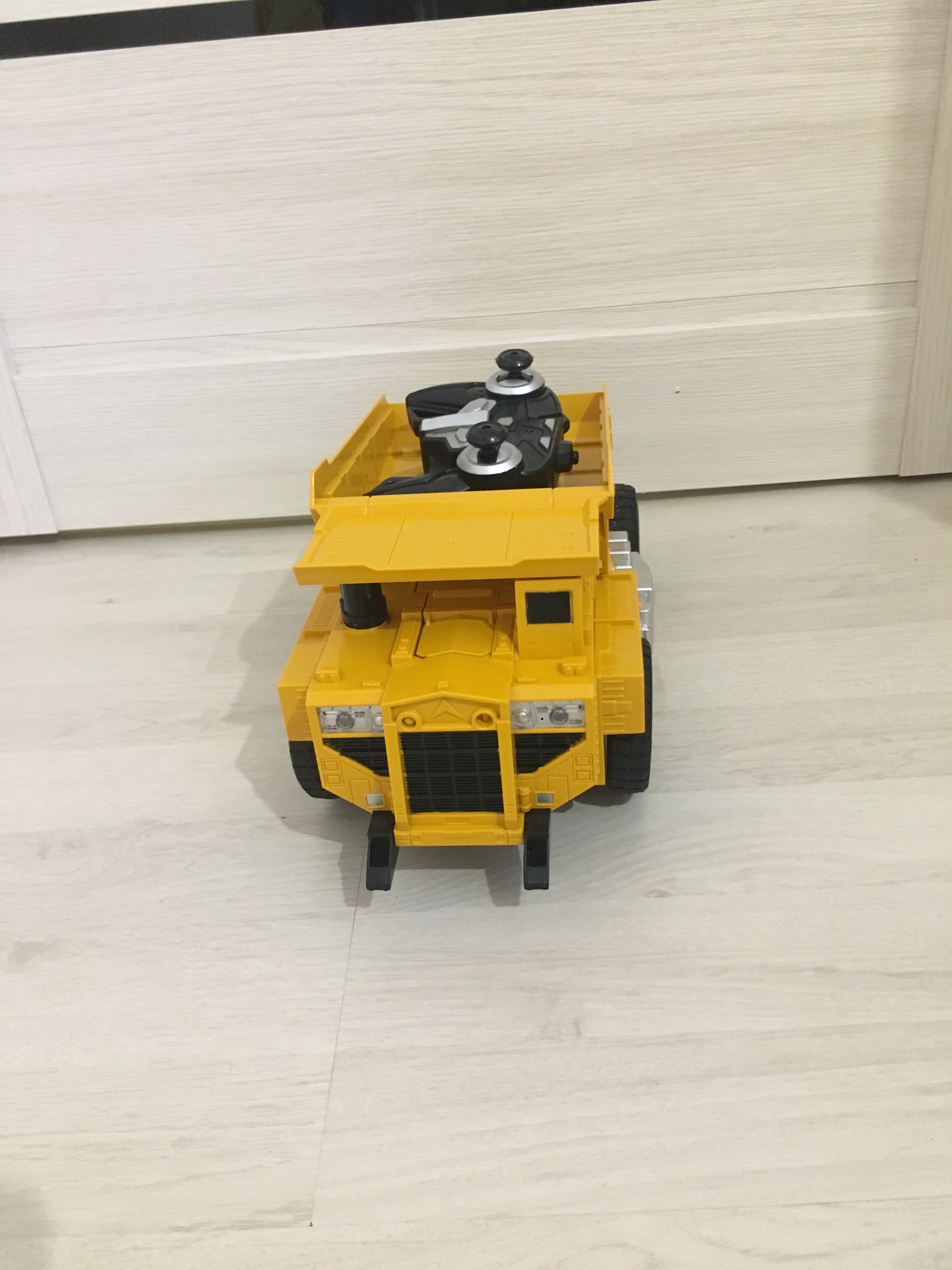 Фотография покупателя товара Робот радиоуправляемый "Стройбот", трансформируется, работает от аккумулятора, масштаб 1:14 - Фото 1