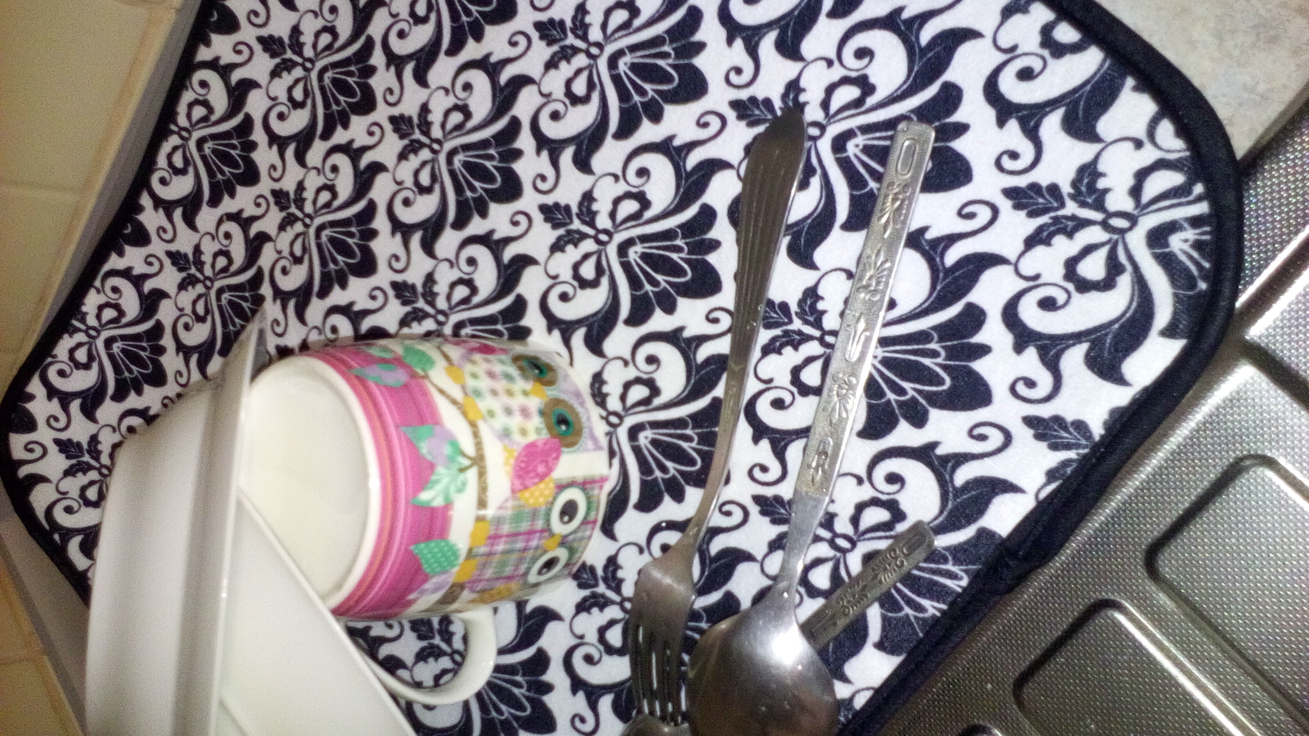 Фотография покупателя товара Коврик для сушки посуды Доляна, 38×51 см, микрофибра, цвет МИКС - Фото 2