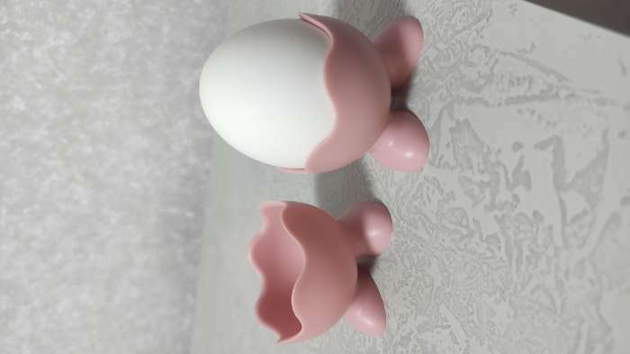 Фотография покупателя товара Силиконовая подставка для яиц Доляна «Ноги», 5×4 см, цвет розовый - Фото 2