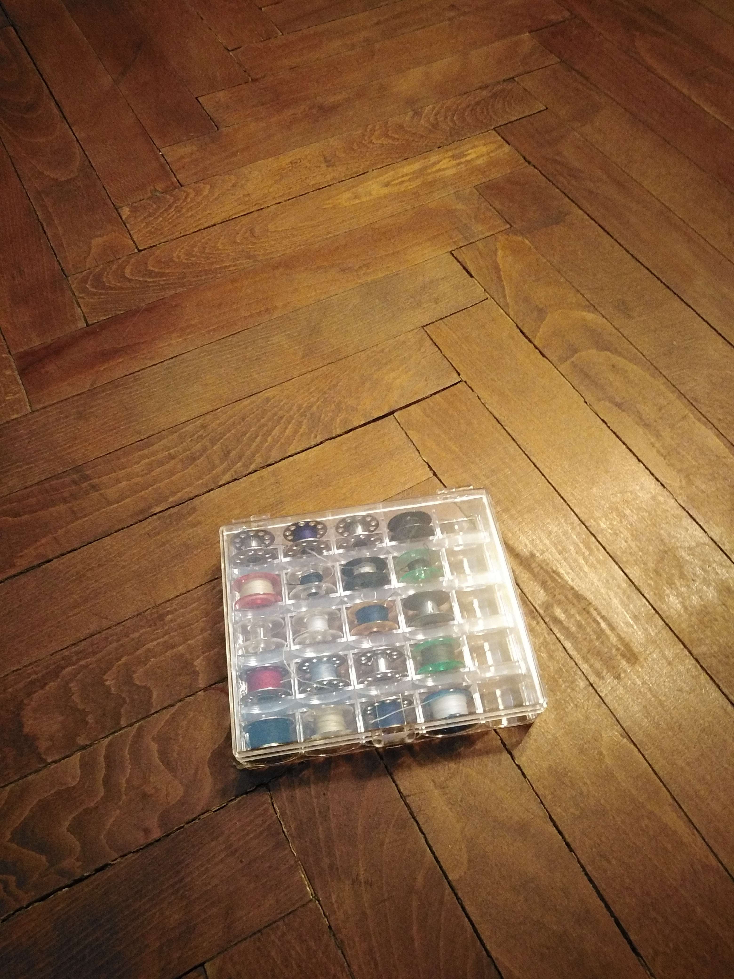 Фотография покупателя товара Органайзер для ниток, на 36 шпулек, 14,5 × 12 × 2,5 см, цвет прозрачный - Фото 4